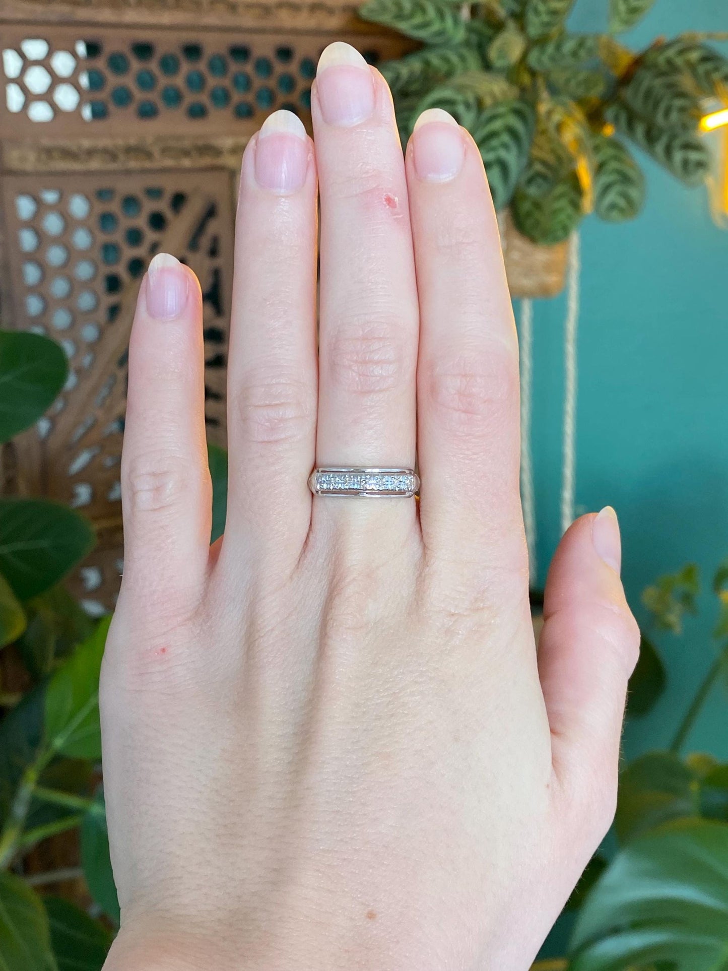 Vintage Solid 14k White Gold Clear Spinel Ring Band - Size 6.75