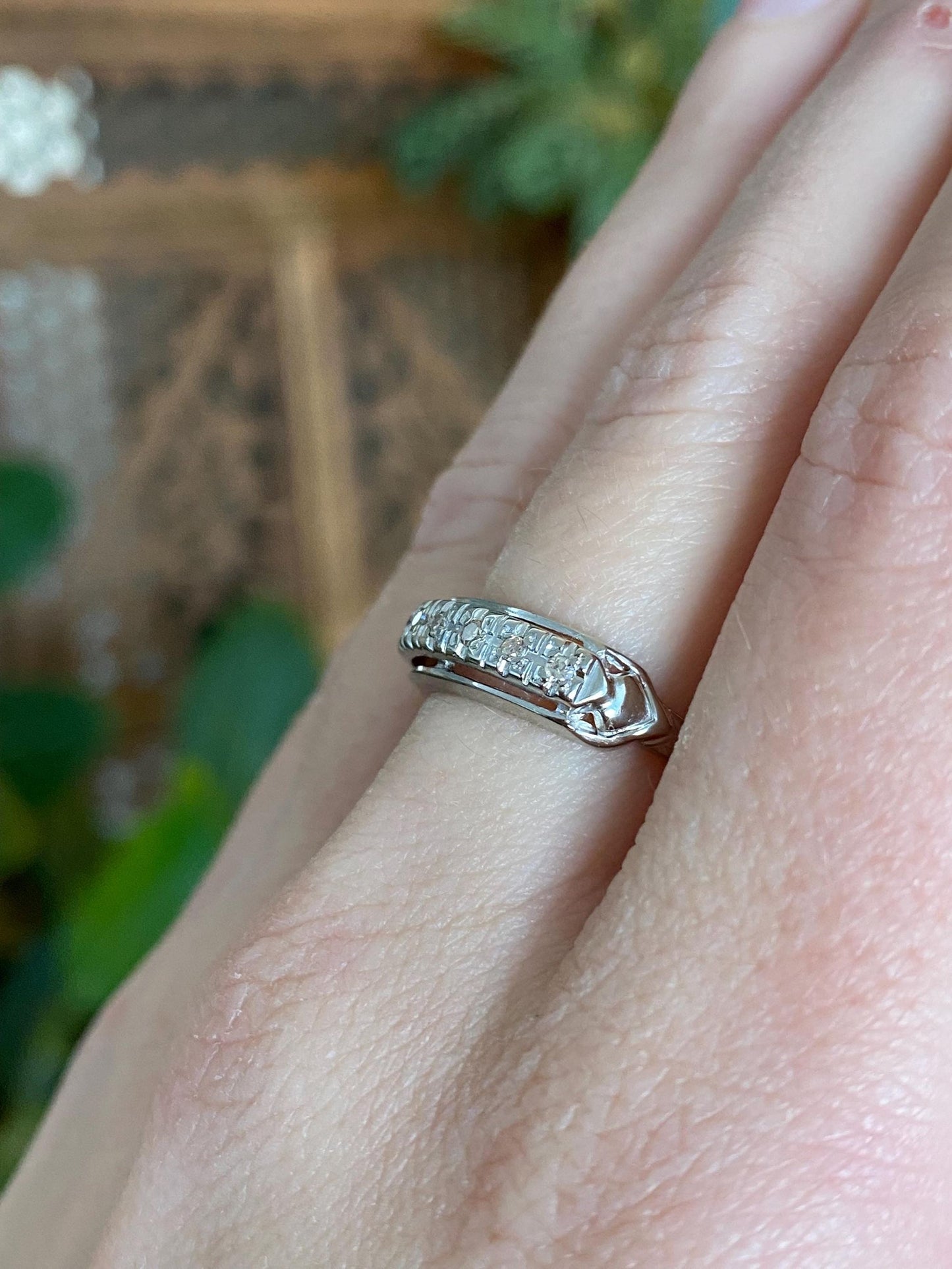 Vintage Solid 14k White Gold Clear Spinel Ring Band - Size 6.75