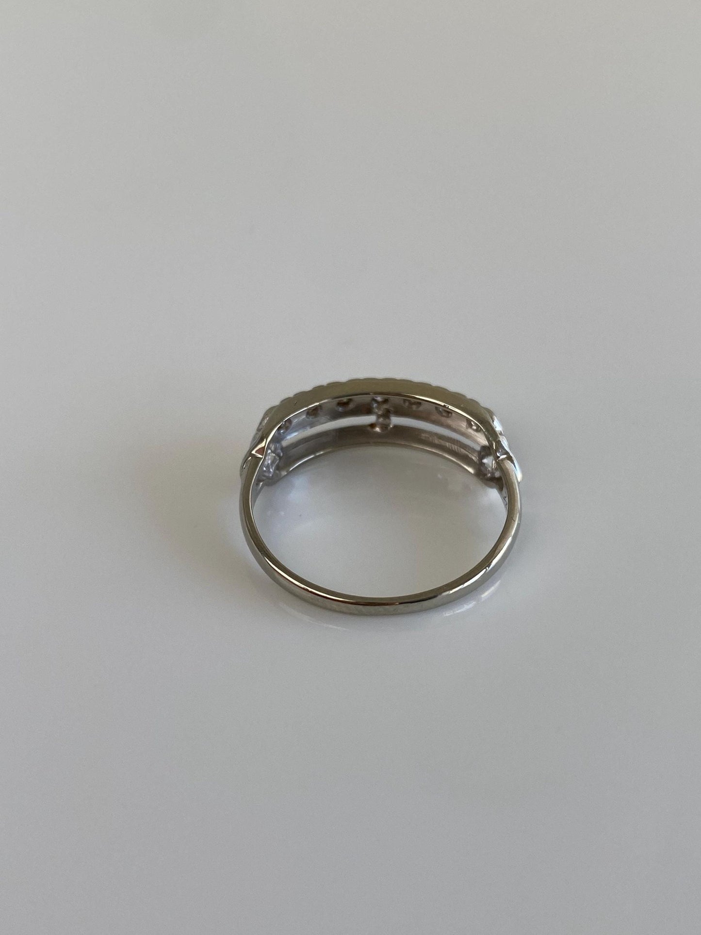 Vintage Solid 14k White Gold Clear Spinel Ring Band - Size 6.75