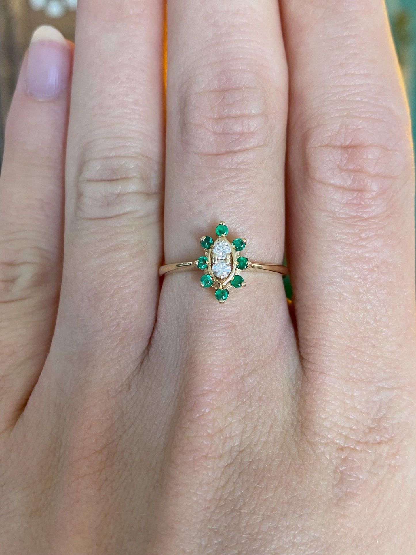 Vintage Solid 14k Yellow Gold Emerald Halo Diamonds Ring - Size 6.5