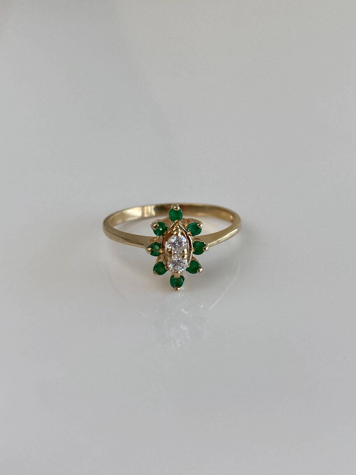 Vintage Solid 14k Yellow Gold Emerald Halo Diamonds Ring - Size 6.5
