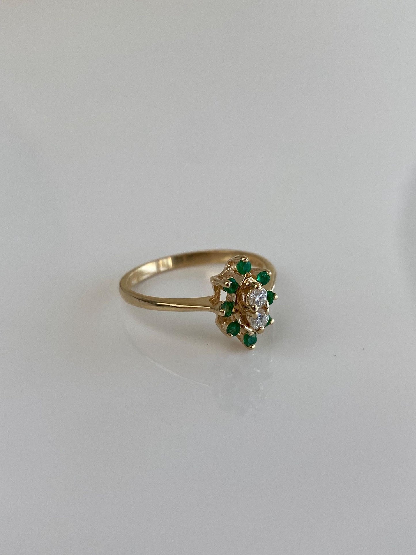 Vintage Solid 14k Yellow Gold Emerald Halo Diamonds Ring - Size 6.5