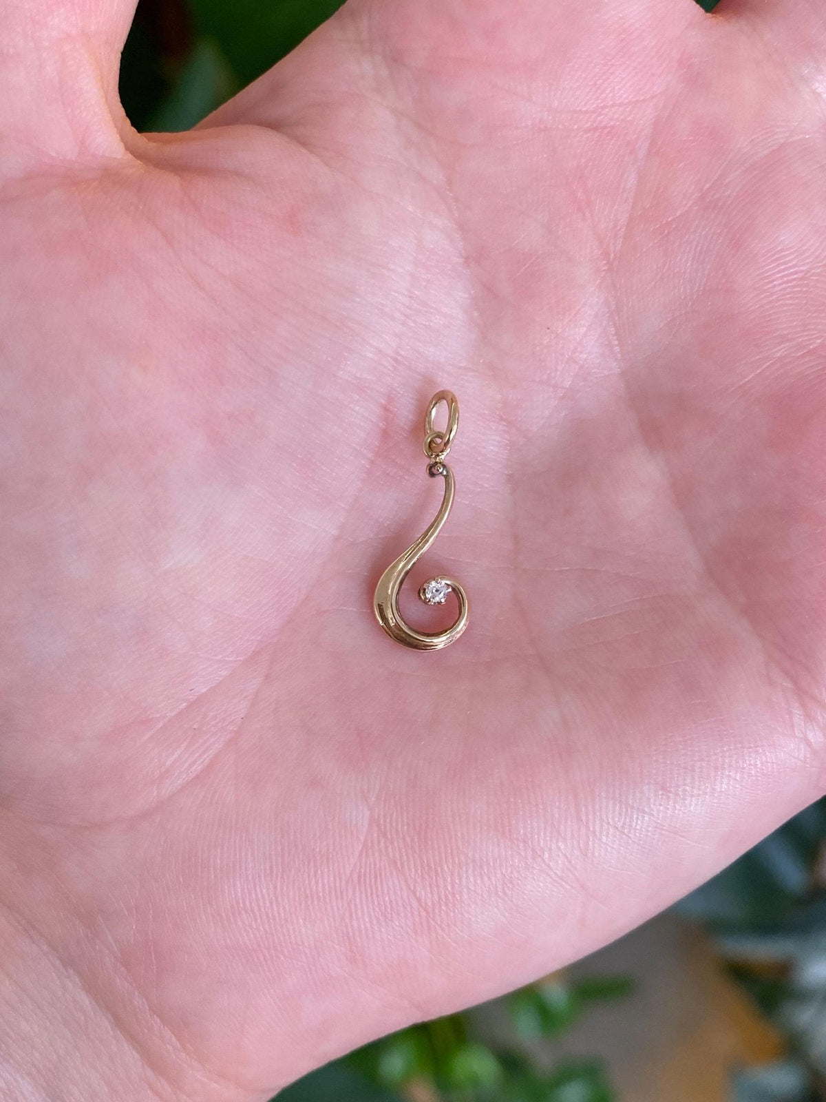 Vintage 10k Yellow Gold Clear Sapphire Swirl Charm
