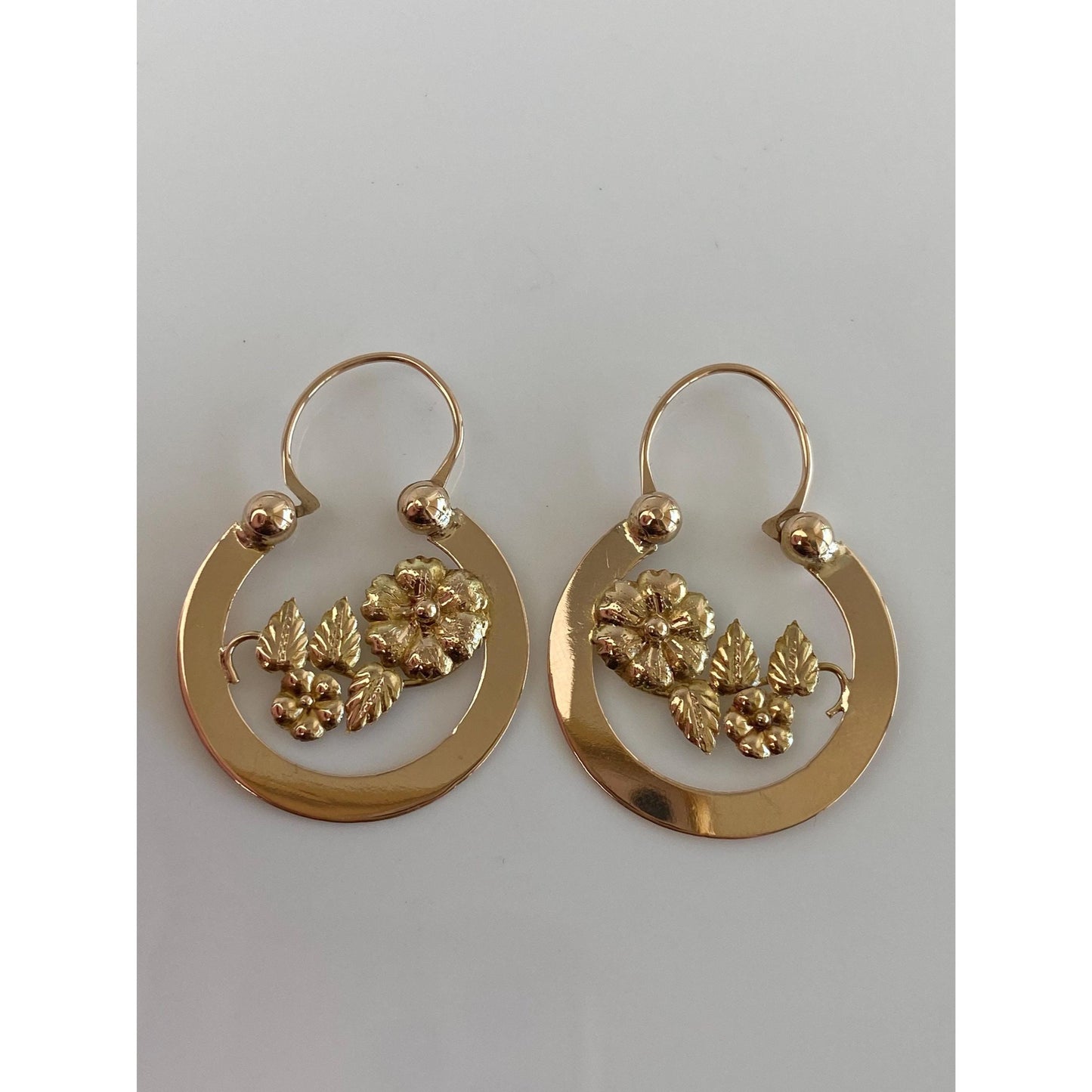 Vintage Solid 14k Yellow Gold Flower Hoop Earrings