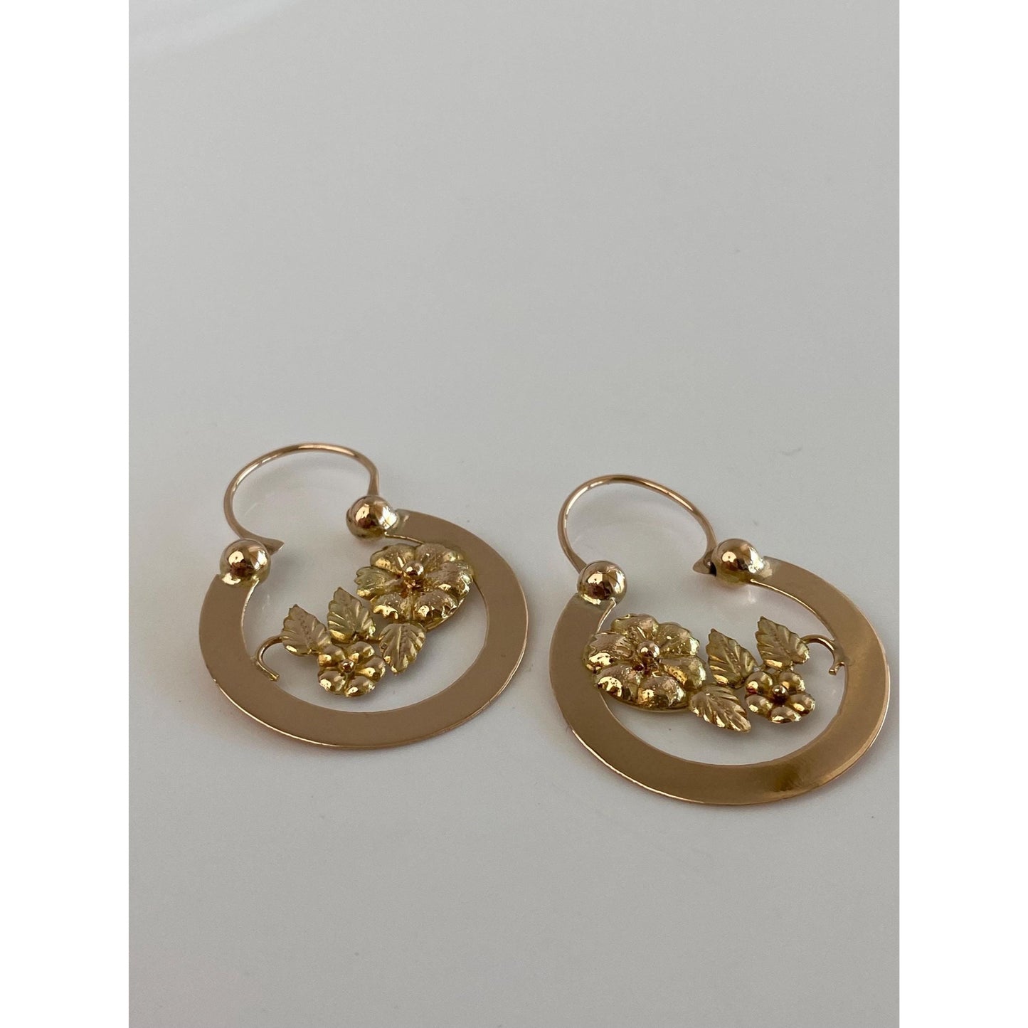 Vintage Solid 14k Yellow Gold Flower Hoop Earrings