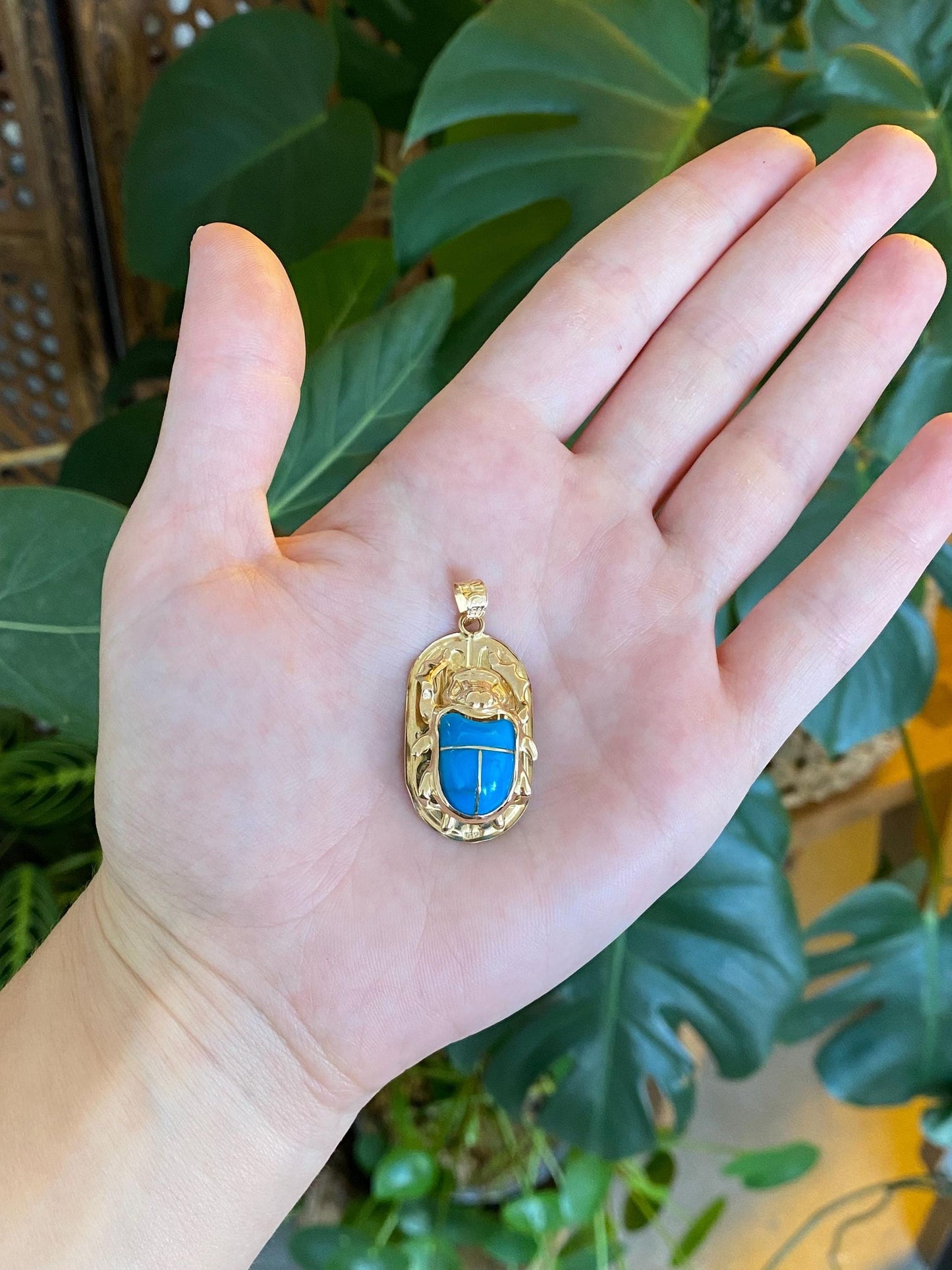 Vintage Solid 18k Yellow Gold Blue Stone Scarab Hieroglyphics Charm