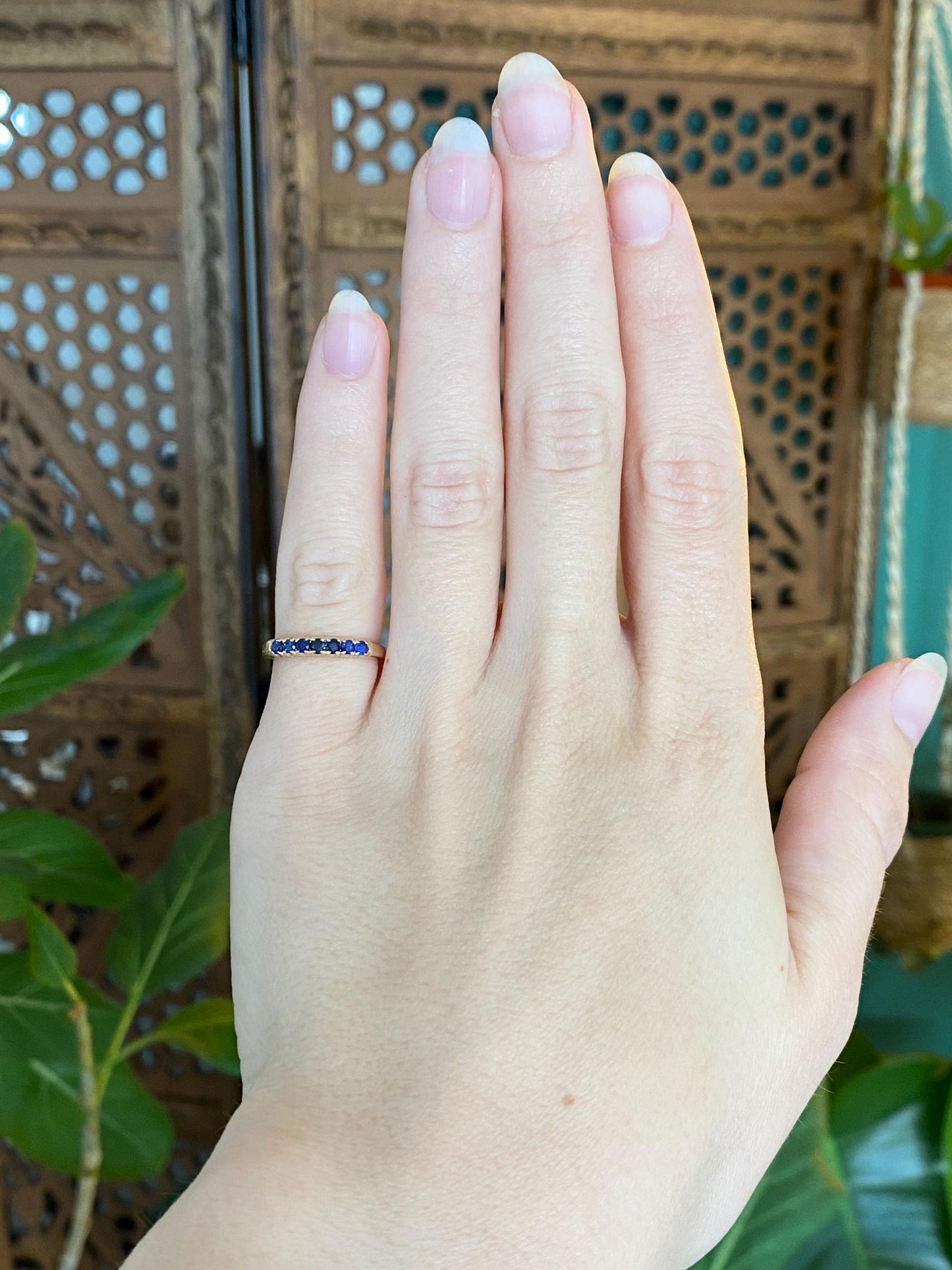 Vintage Solid 18k Yellow Gold Blue Sapphire Ring Band - Size 4.5