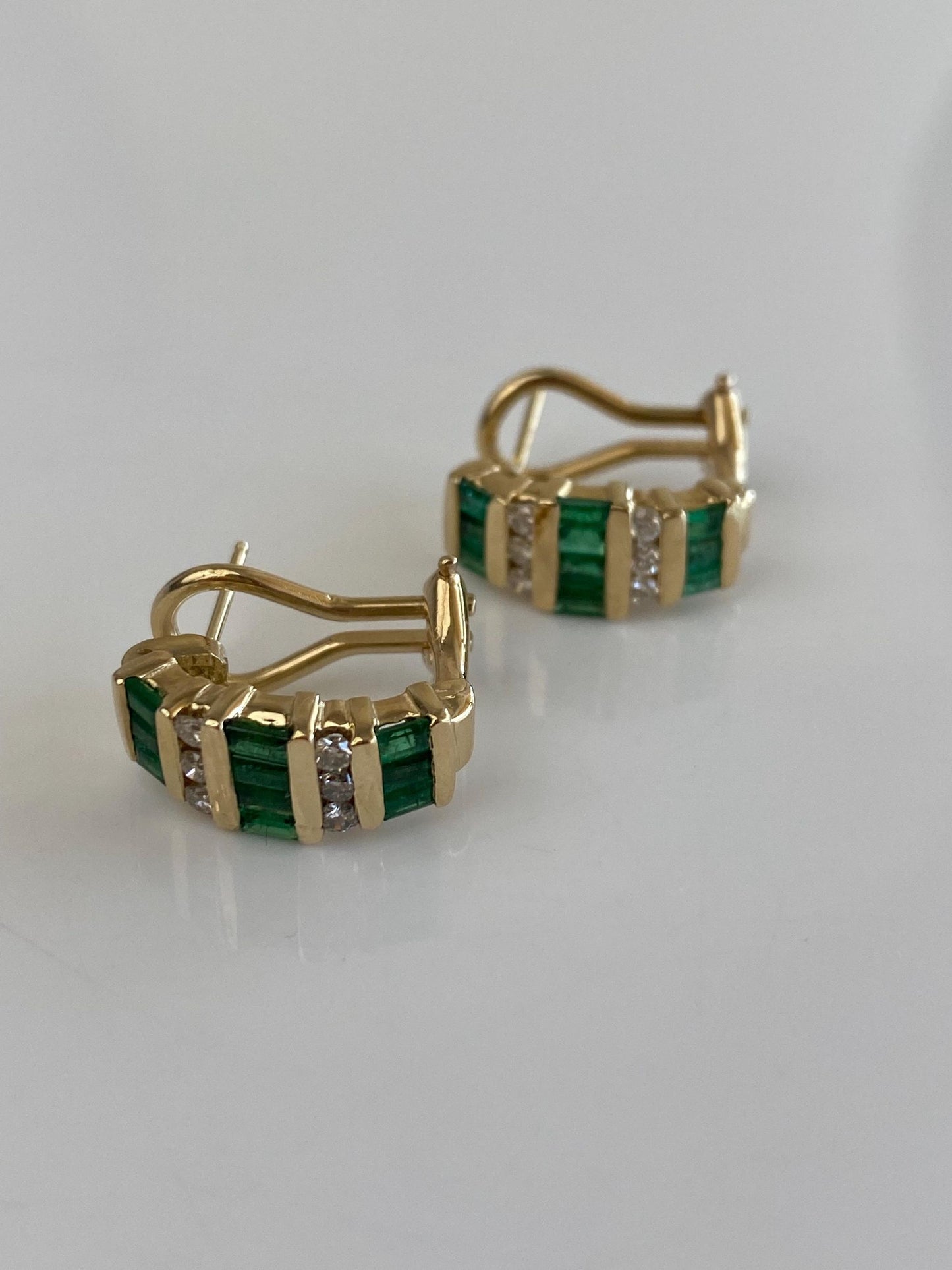 Vintage Solid 14k Yellow Gold Diamond Emerald Drop Earrings