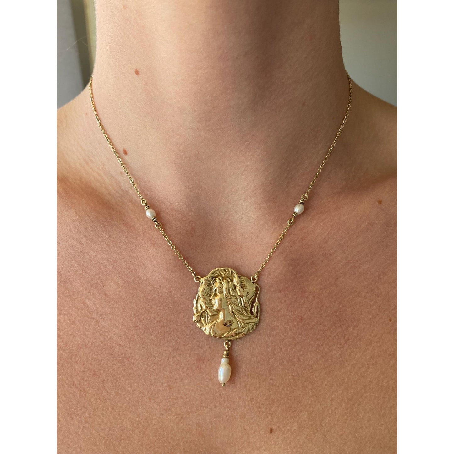 Vintage Solid 14k Yellow Gold Pearls Art Nouveau Lady Cable Chain Necklace - 16 inches