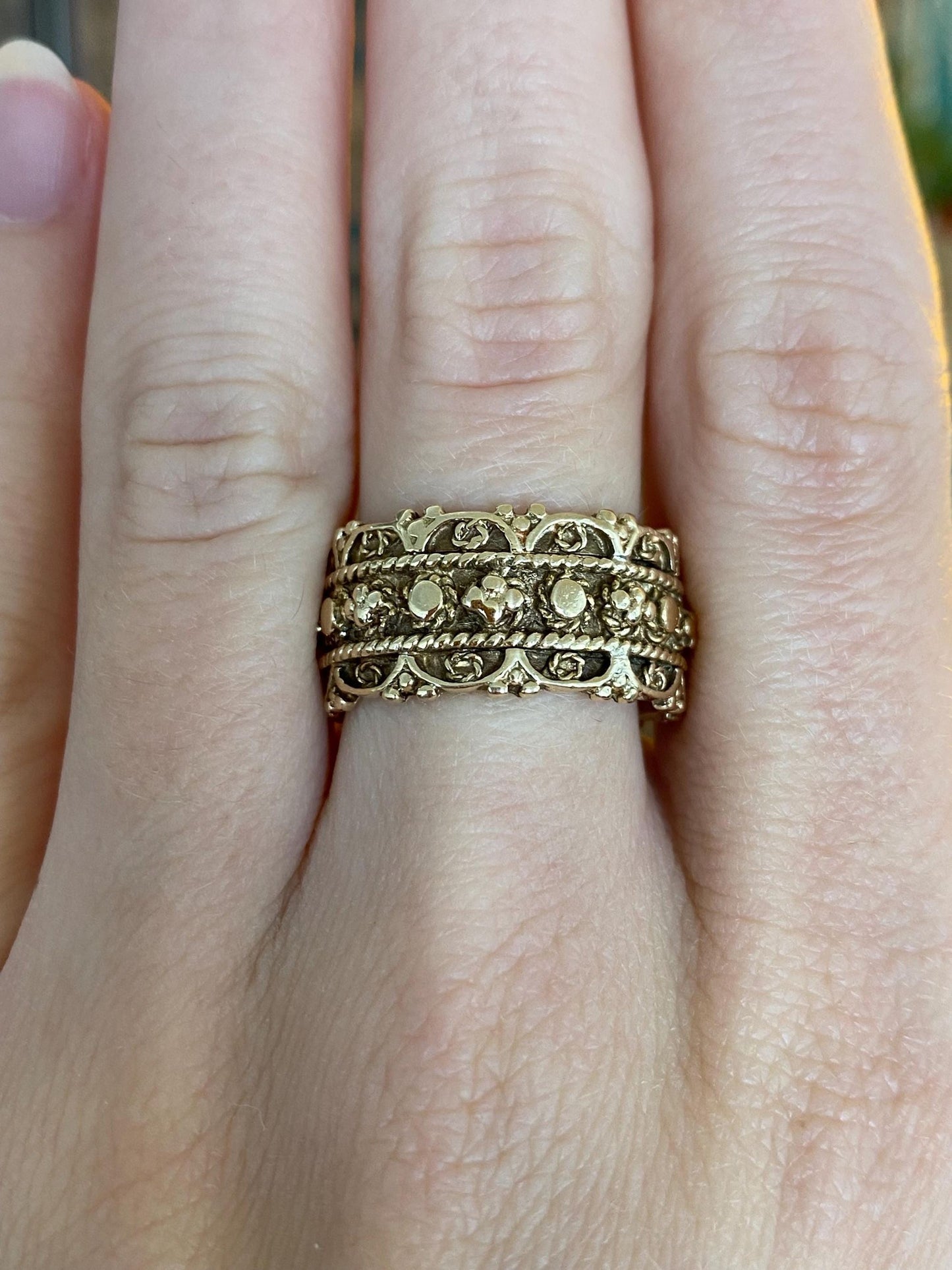 Vintage Solid 14k Yellow Gold Wide Designed Ring Band - Size 8