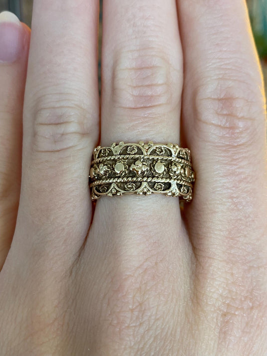 Vintage Solid 14k Yellow Gold Wide Designed Ring Band - Size 8
