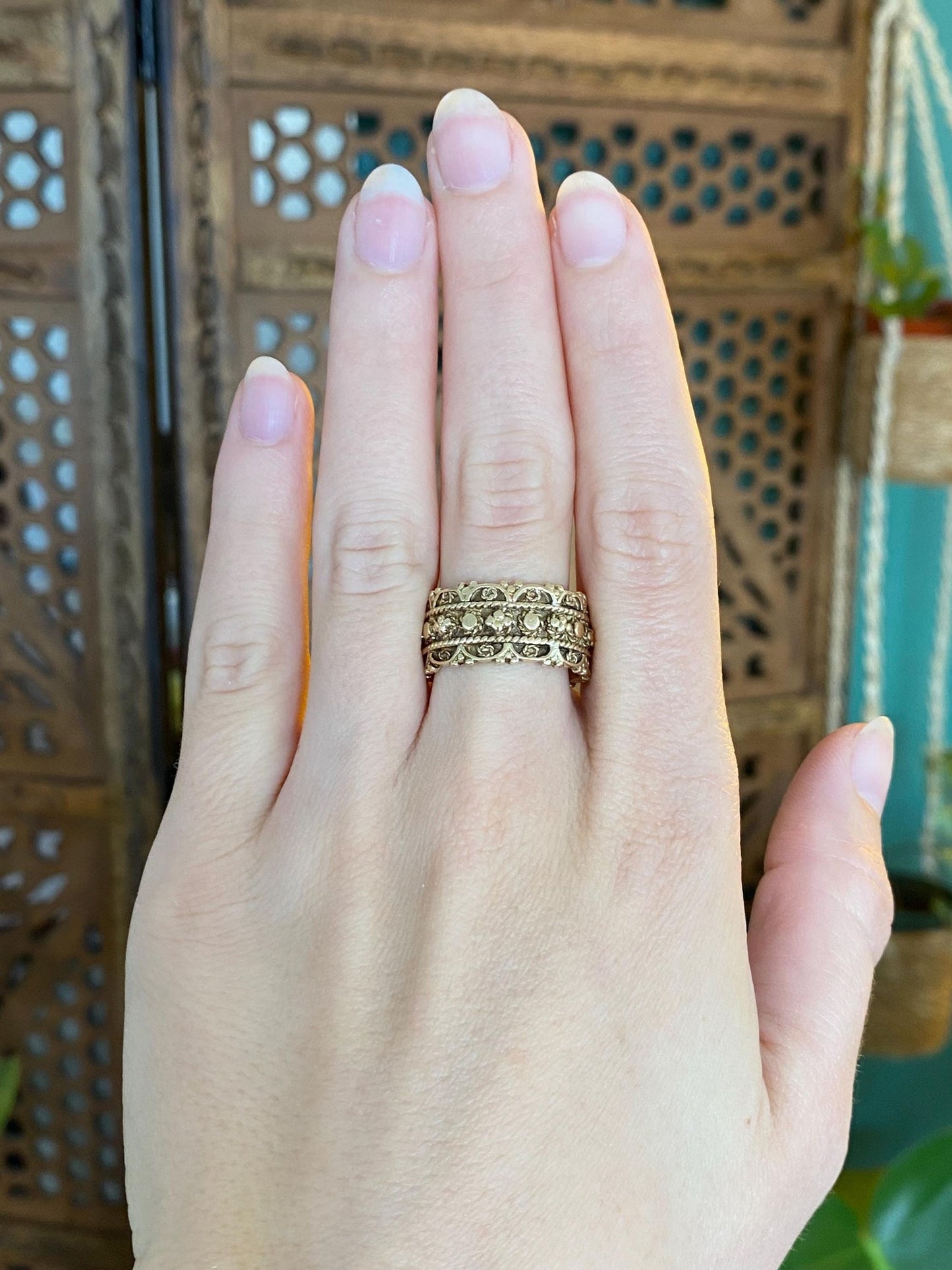 Vintage Solid 14k Yellow Gold Wide Designed Ring Band - Size 8