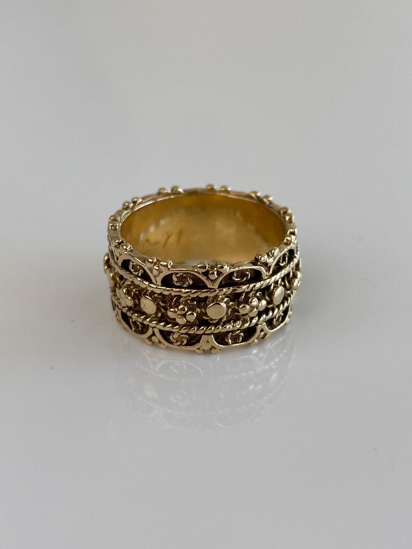 Vintage Solid 14k Yellow Gold Wide Designed Ring Band - Size 8