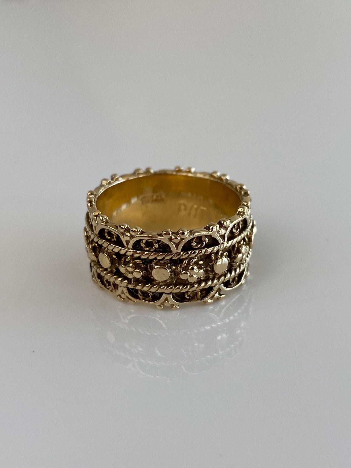 Vintage Solid 14k Yellow Gold Wide Designed Ring Band - Size 8