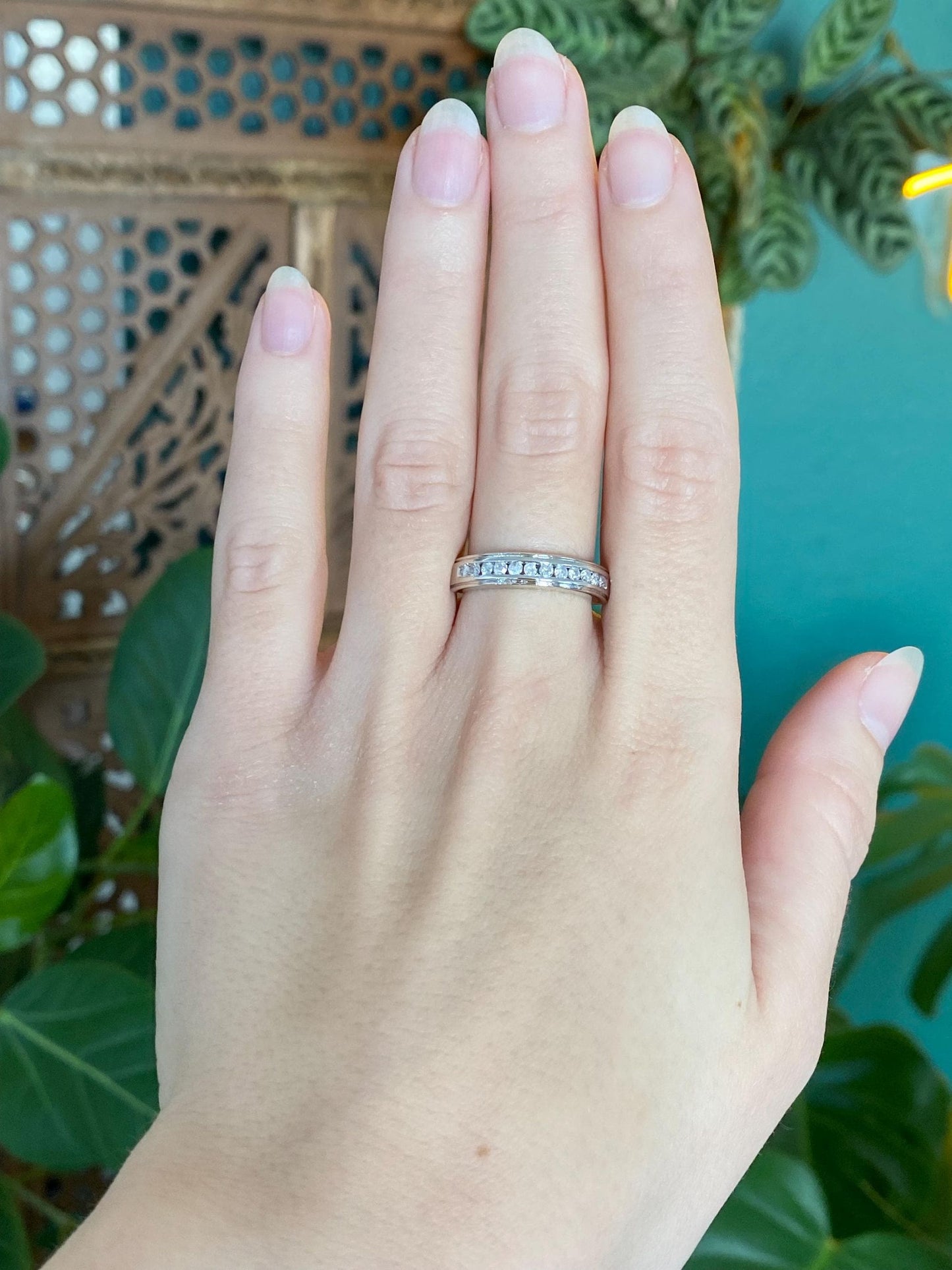 Vintage Solid 14k White Gold Diamond Ring Band - Size 7