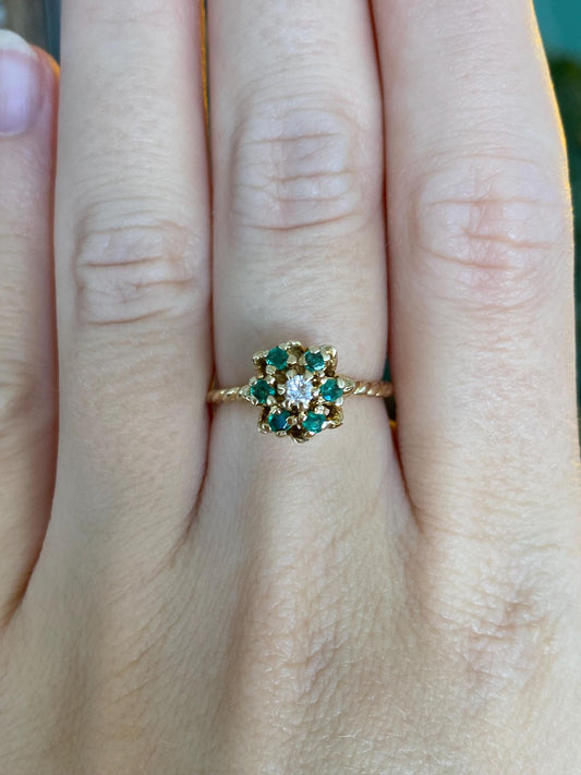 Vintage Solid 14k Yellow Gold Emerald Halo Diamond Flower Ring - Size 6.25