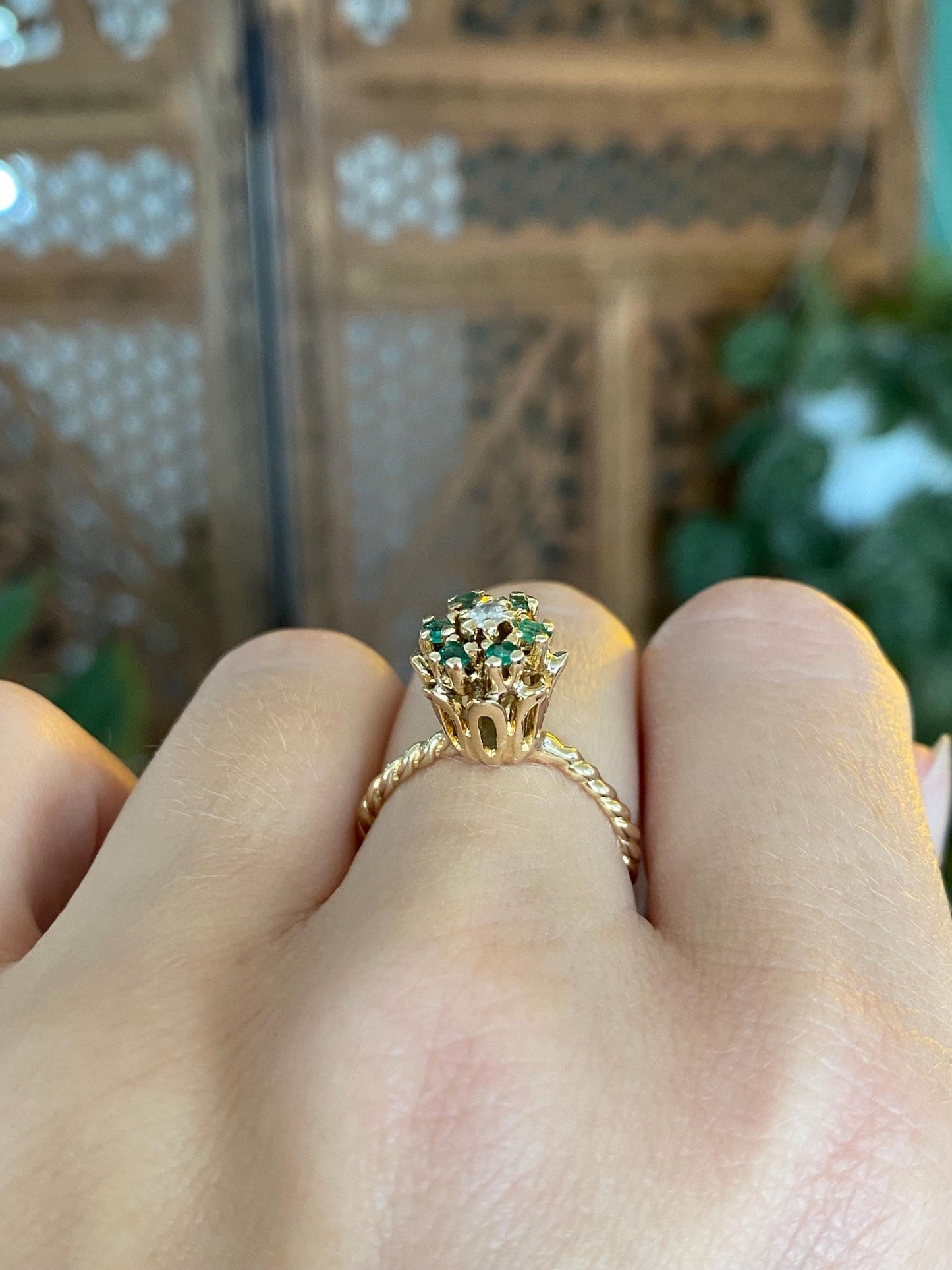 Vintage Solid 14k Yellow Gold Emerald Halo Diamond Flower Ring - Size 6.25