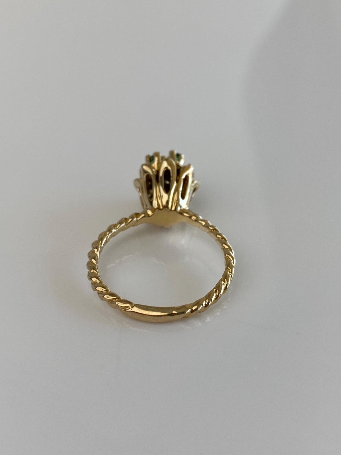 Vintage Solid 14k Yellow Gold Emerald Halo Diamond Flower Ring - Size 6.25