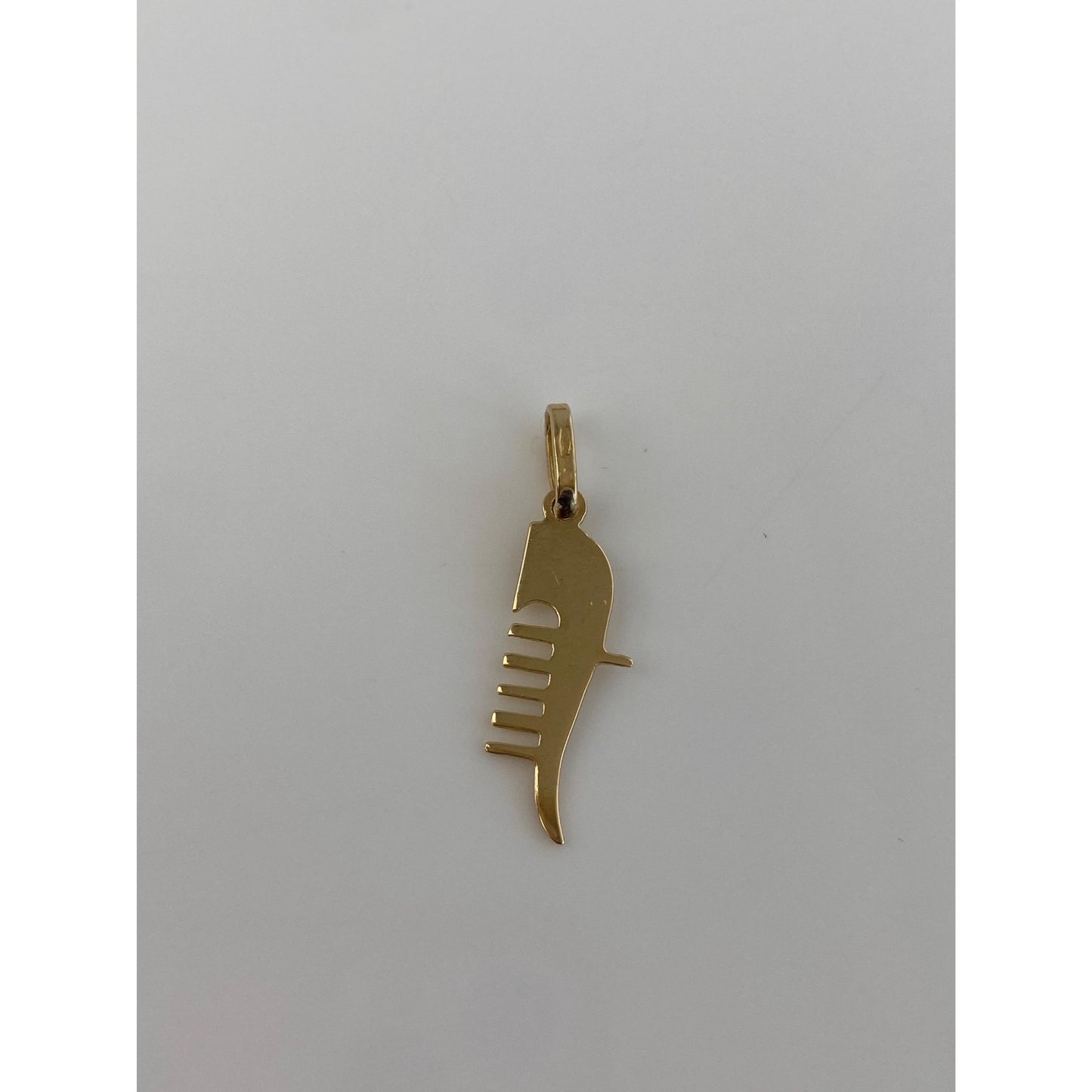 Vintage Solid 18k Yellow Gold Charm
