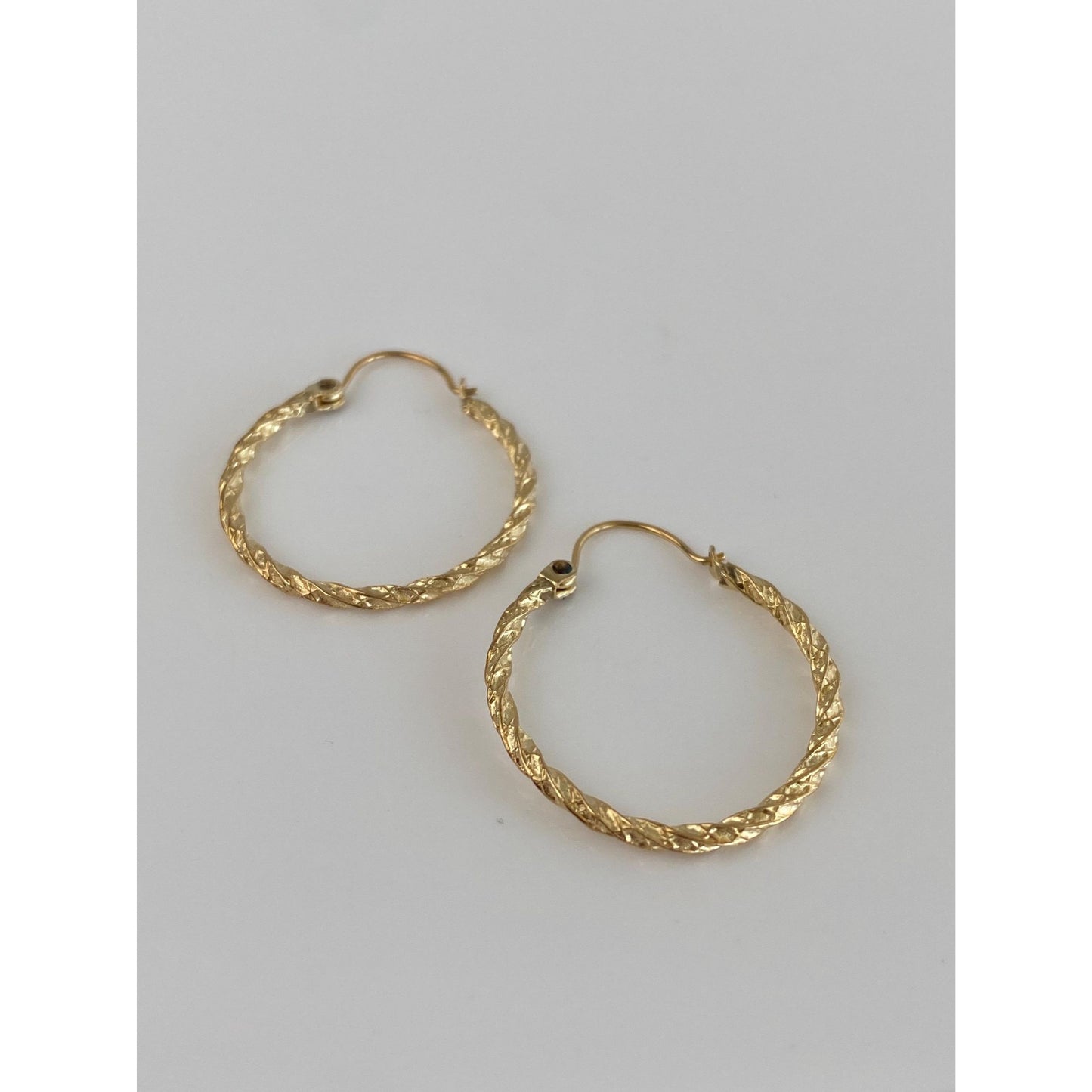Vintage 14k Yellow Gold Twist Hoop Earrings