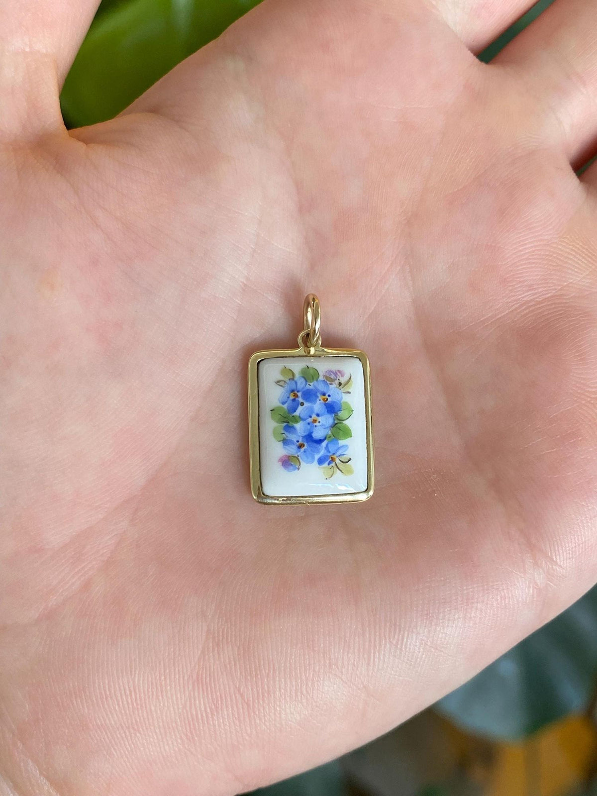 Vintage Solid 14k Yellow Gold Framed Floral Ceramic Charm