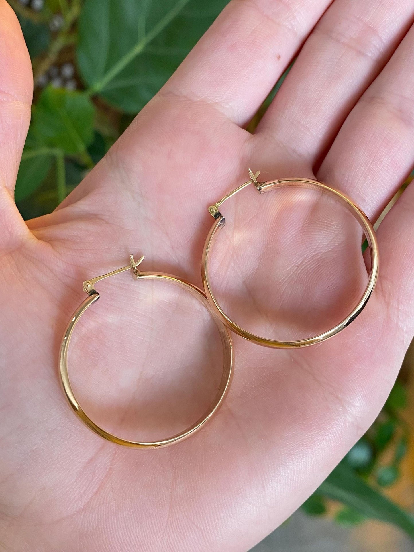 Vintage 18k Yellow Gold Hoop Earrings