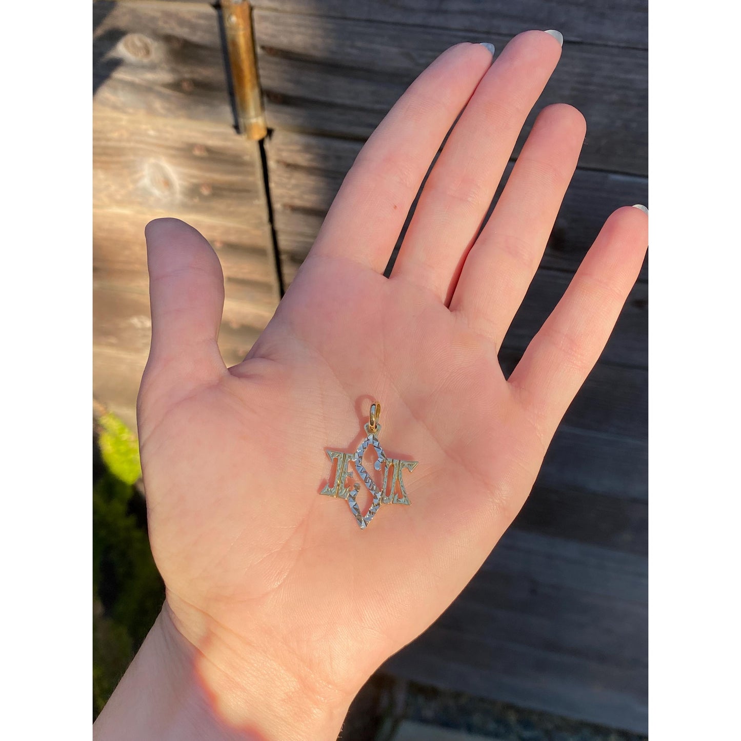 Vintage Solid 14k Yellow Gold Diamond Cut Jesus Charm