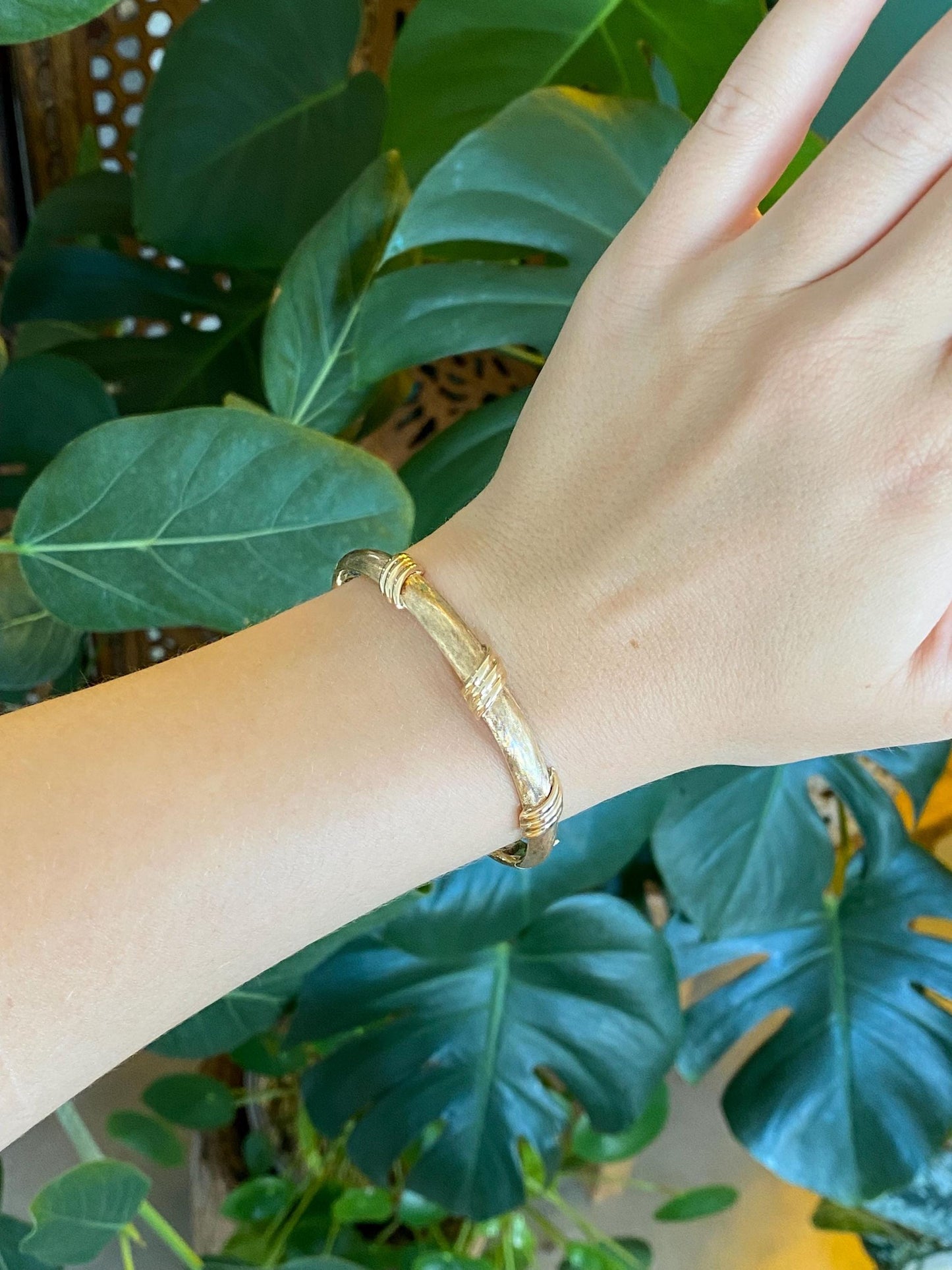 Vintage 14k Yellow Gold Satin Fluted Design Bangle Bracelet - 6.75 Inches