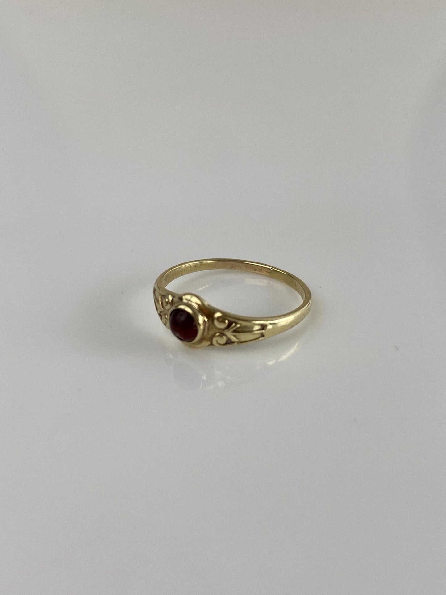 Vintage Solid 14k Yellow Gold Red Stone Design Baby Ring Band - Size 2