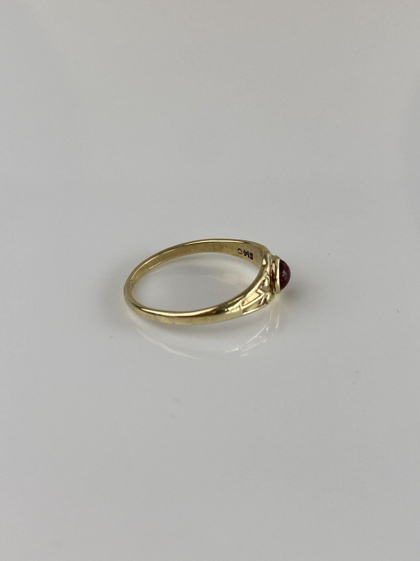 Vintage Solid 14k Yellow Gold Red Stone Design Baby Ring Band - Size 2