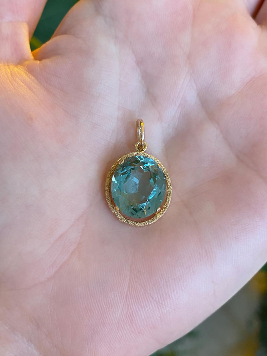 Vintage Solid 14k Yellow Gold Light Green Spinel Charm