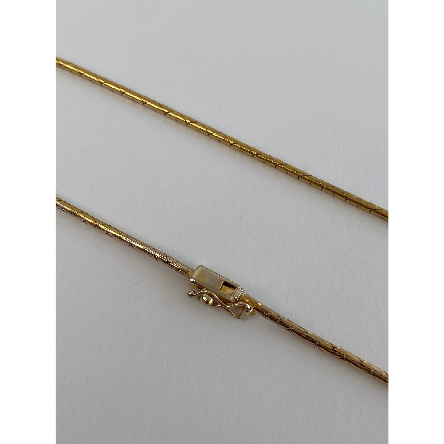 Vintage Solid 14k Yellow Gold Round Triangle Link Chain Necklace - 15.75 inches