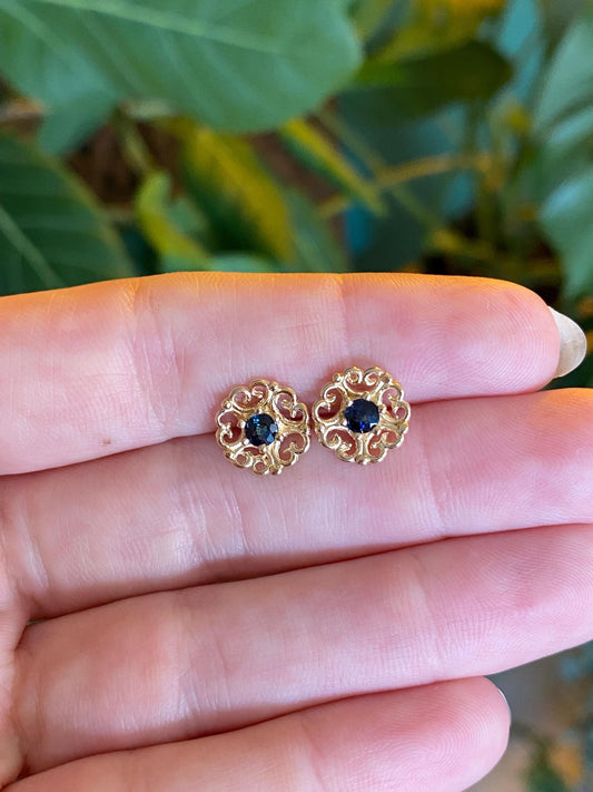 Vintage Solid 14k Yellow Gold Blue Sapphire Flower Stud Earrings