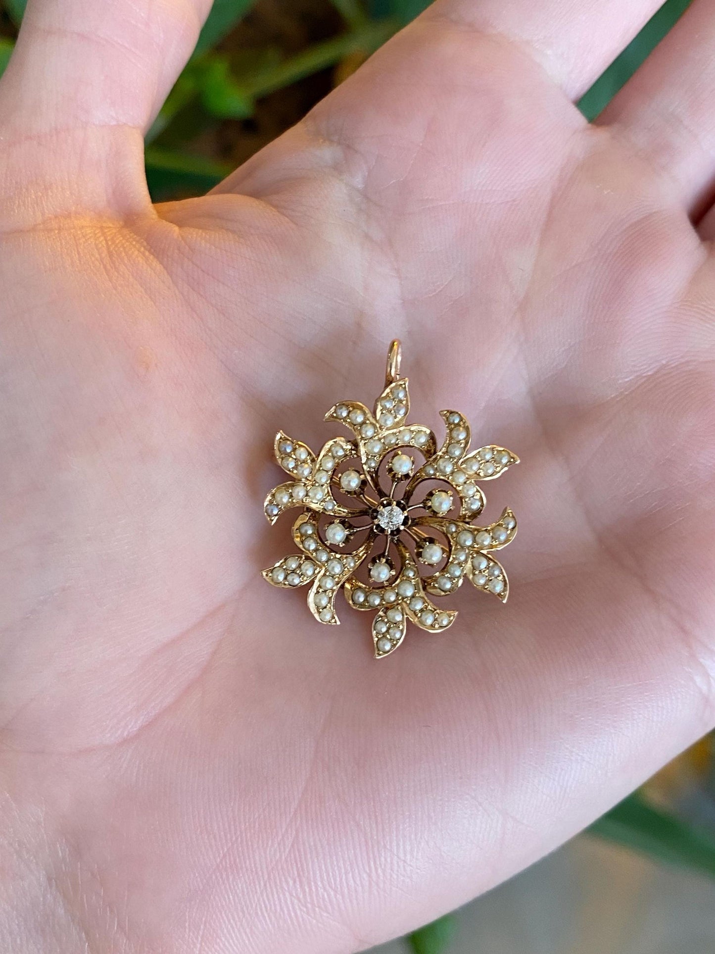 Vintage Solid 14k Yellow Gold Diamond Seed Pearls Brooch Charm