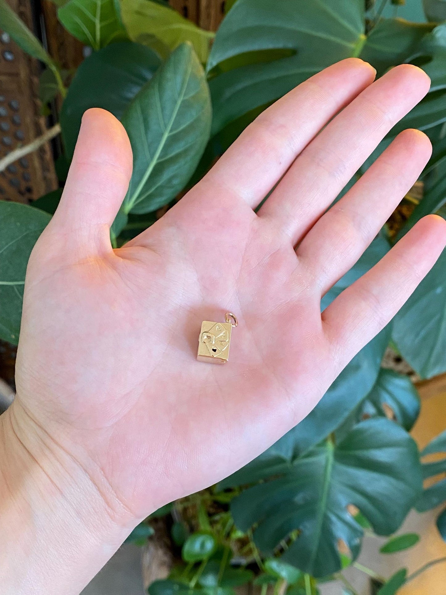 Vintage Solid 14k Yellow Gold Deck of Cards Box Charm