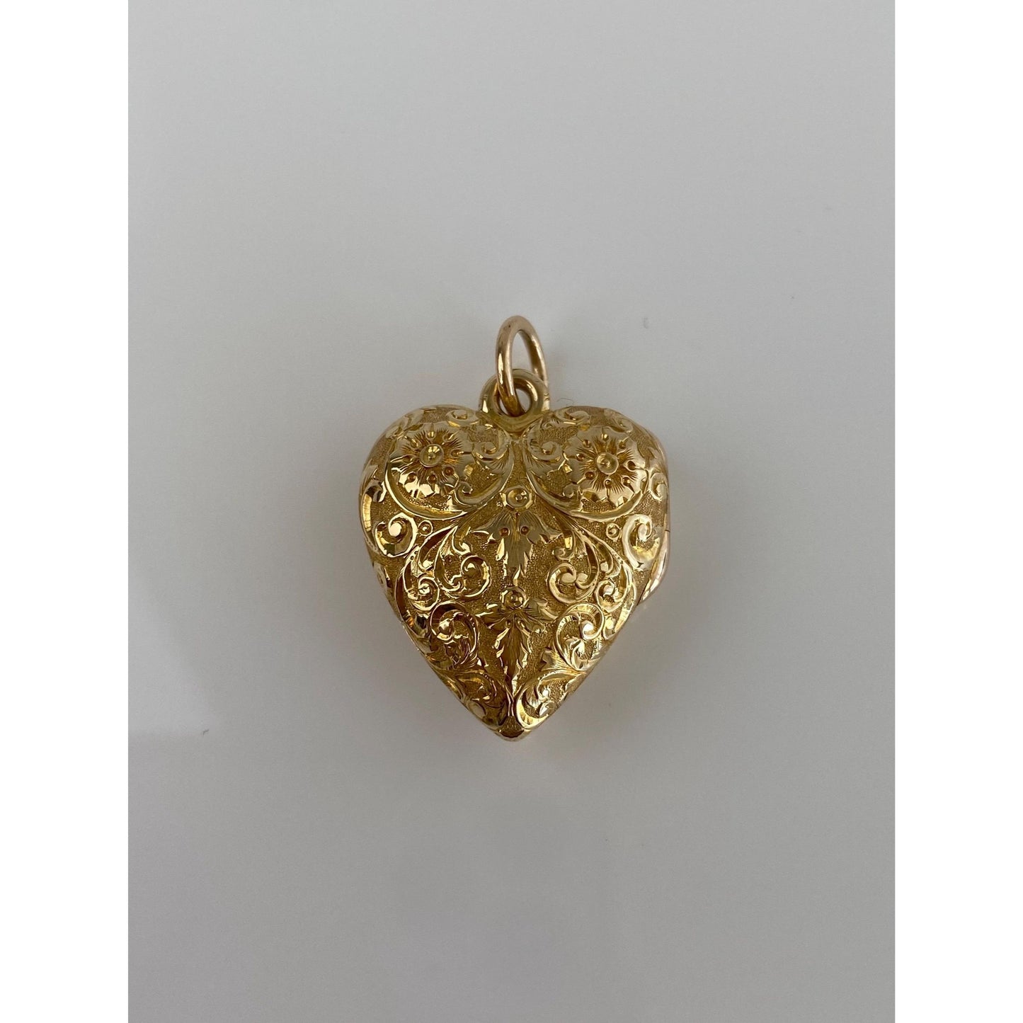Vintage 18k Yellow Gold Engraved Puffy Heart Locket Charm
