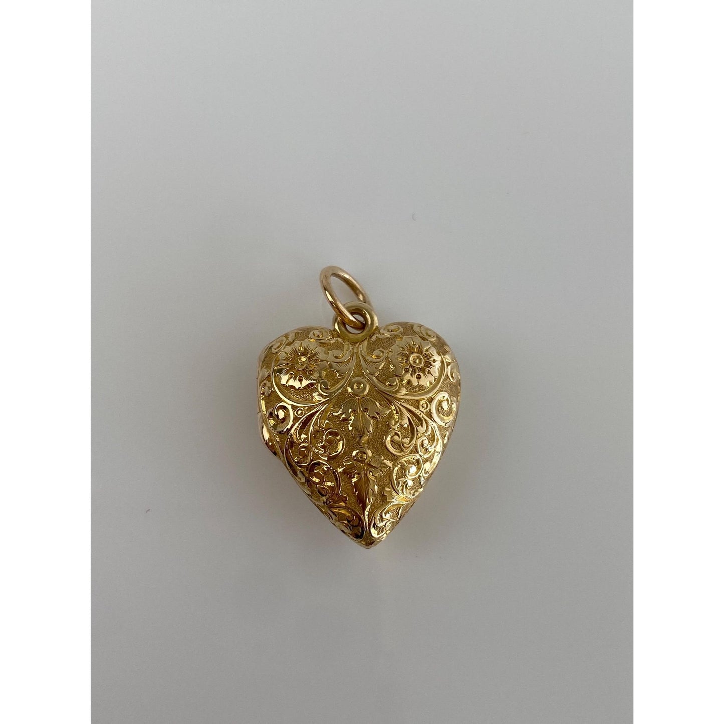 Vintage 18k Yellow Gold Engraved Puffy Heart Locket Charm
