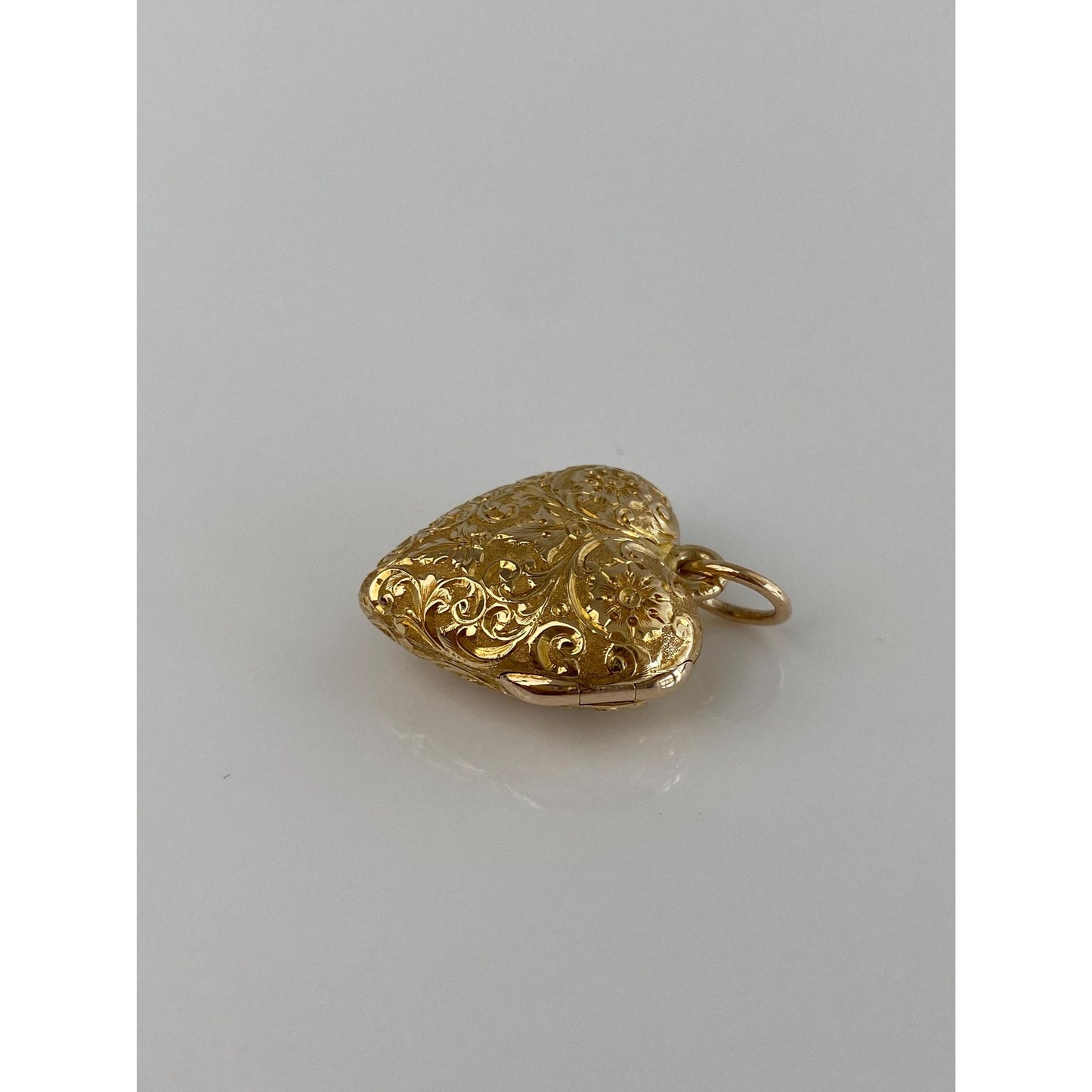 Vintage 18k Yellow Gold Engraved Puffy Heart Locket Charm