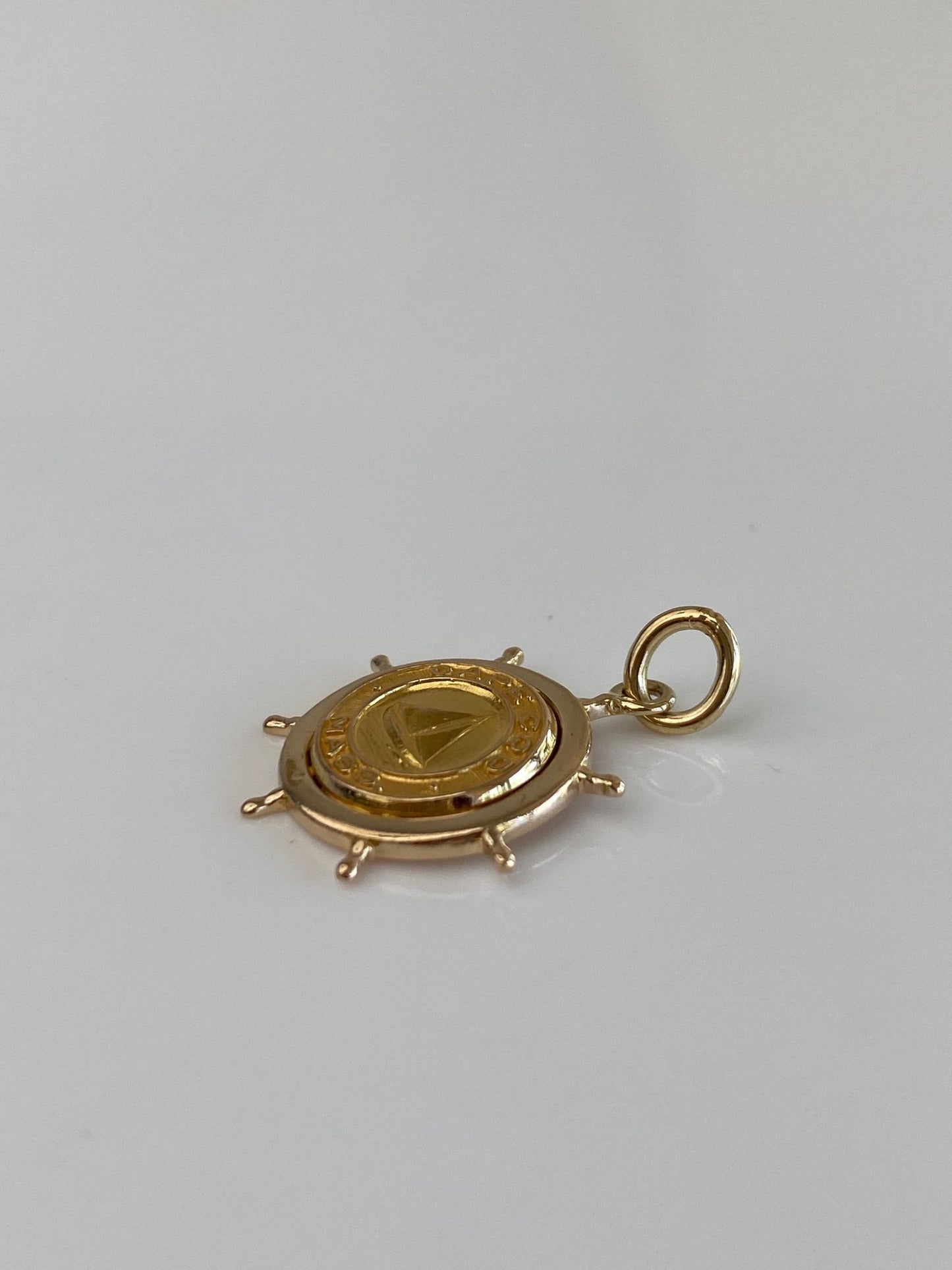 Vintage Solid 14k Yellow Gold Cape Cod, Mass. Helm Charm