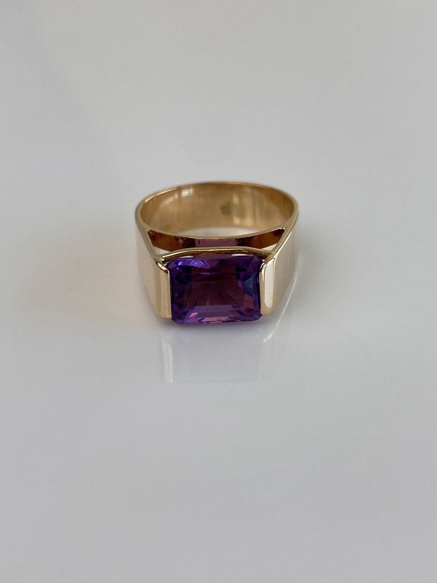Vintage Solid 10k Yellow Gold Amethyst Ring - Size 6.75