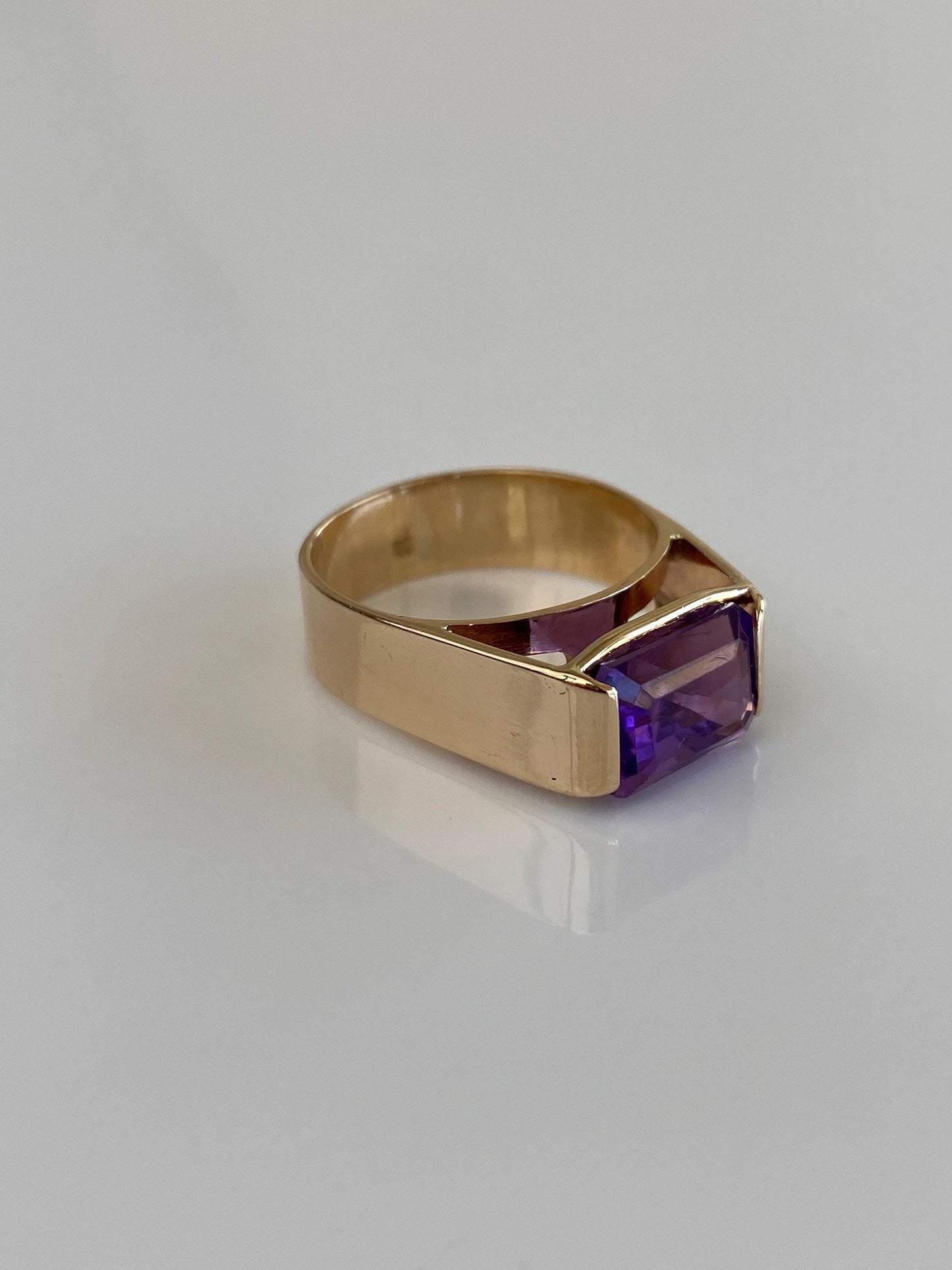 Vintage Solid 10k Yellow Gold Amethyst Ring - Size 6.75