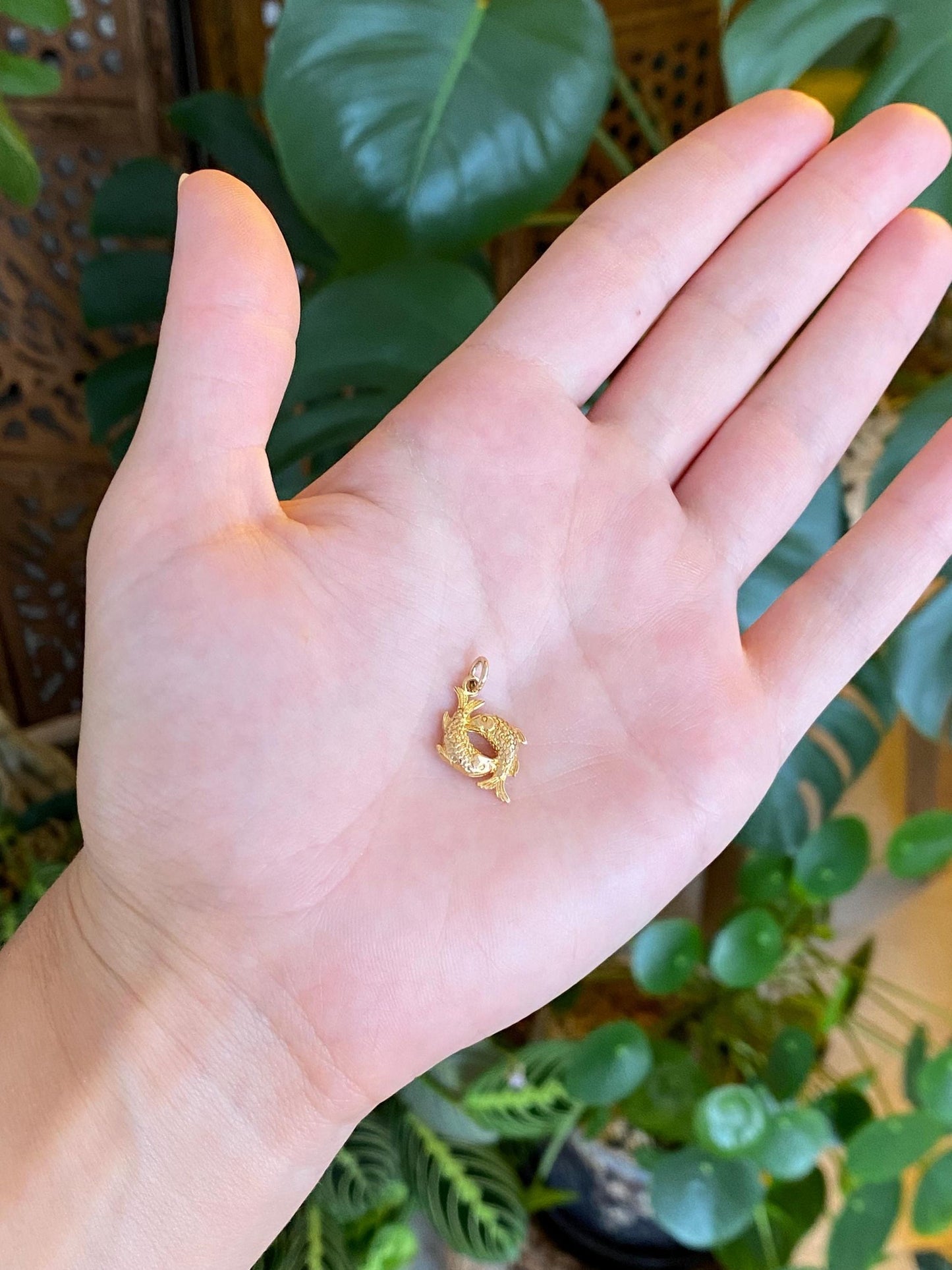 Vintage Solid 10k Yellow Gold Pisces Fish Charm