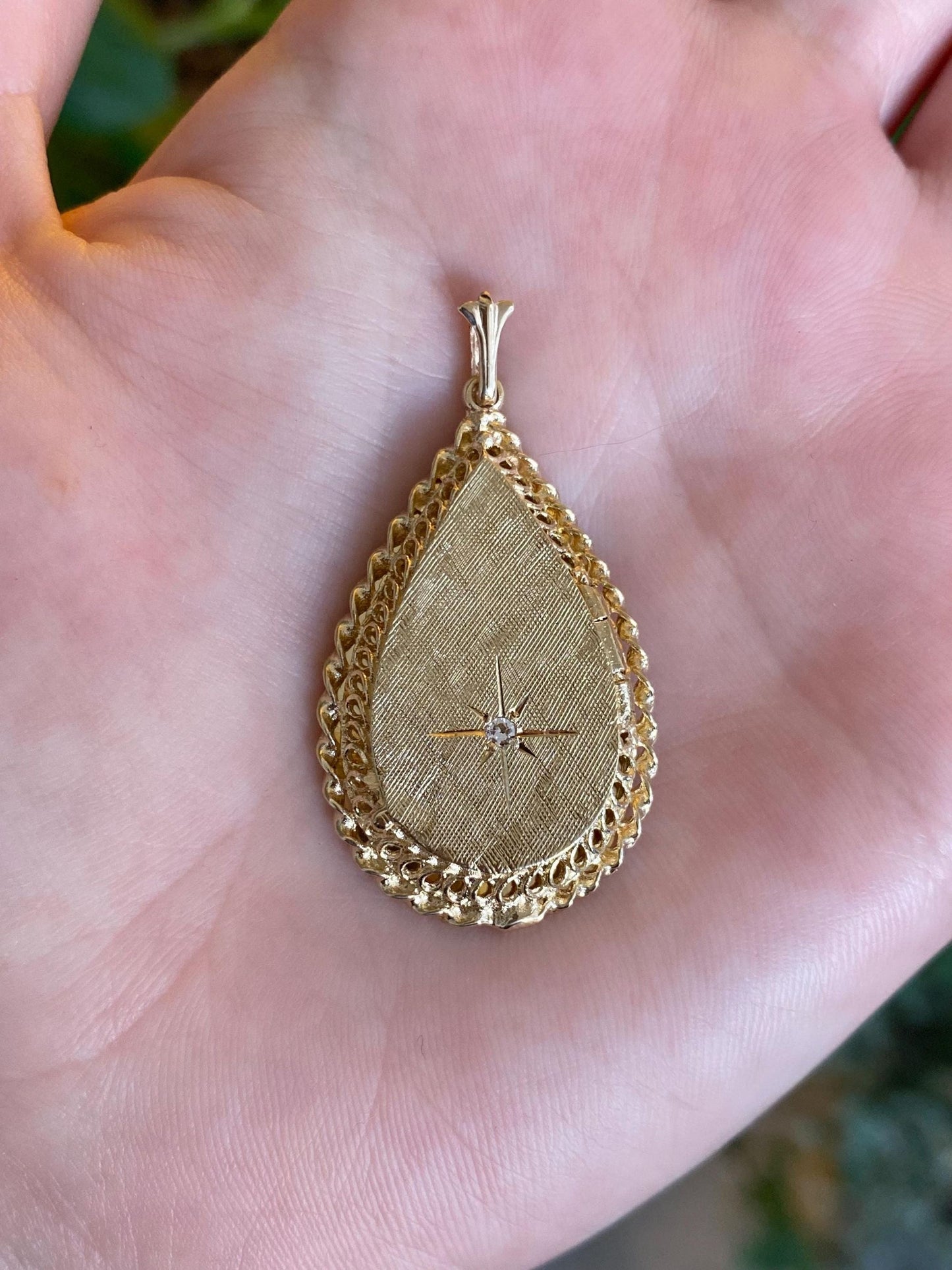 Vintage Solid 14k Yellow Gold Star Set Clear Quartz Teardrop Locket Charm