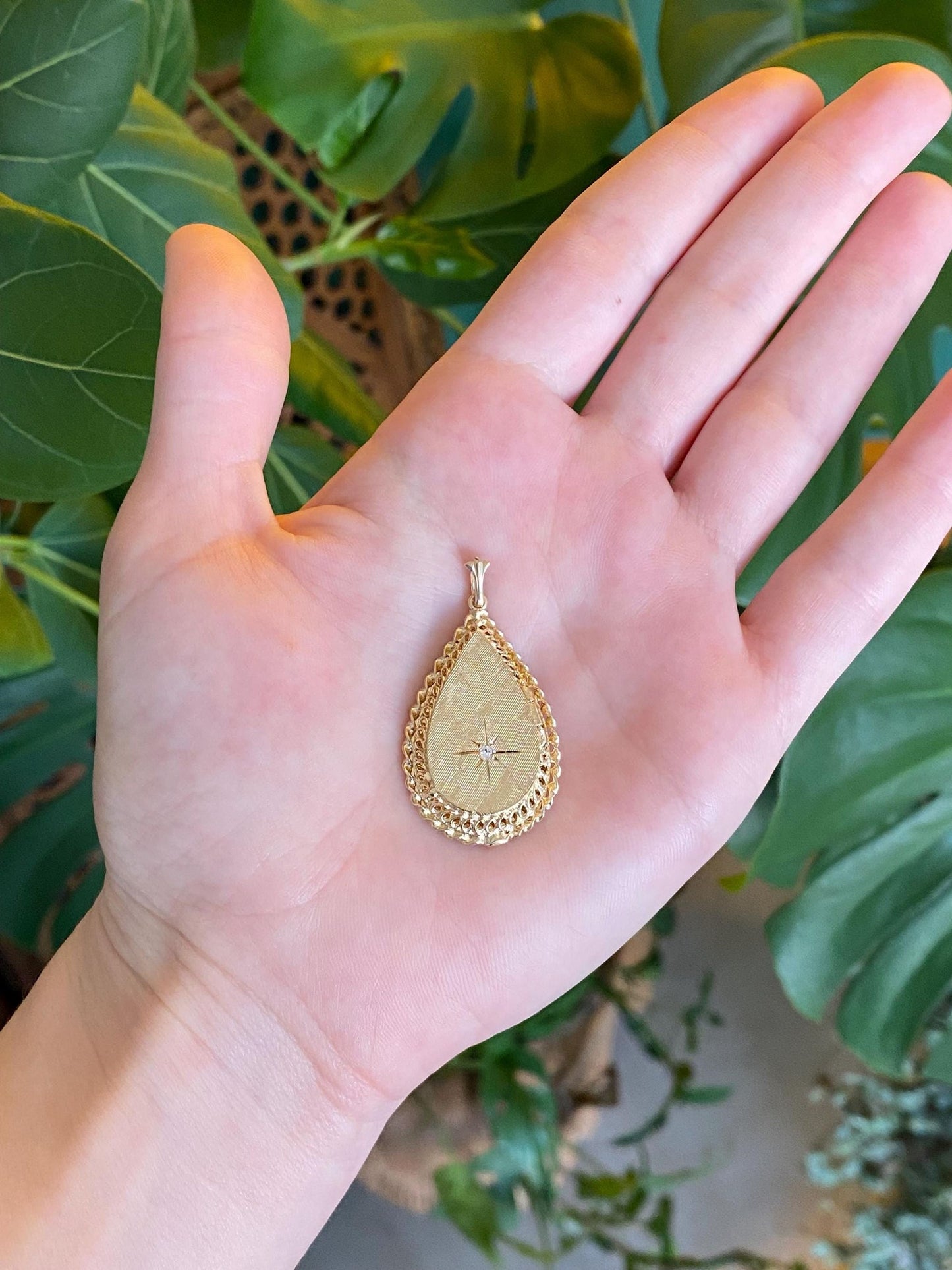 Vintage Solid 14k Yellow Gold Star Set Clear Quartz Teardrop Locket Charm