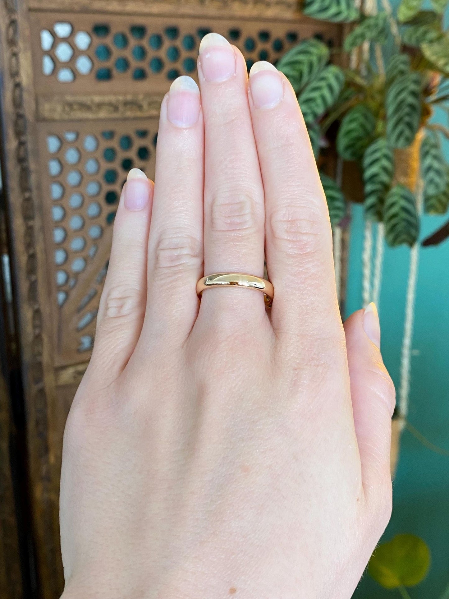 Vintage Solid 18k Yellow Gold Ring Band - Size 8.75