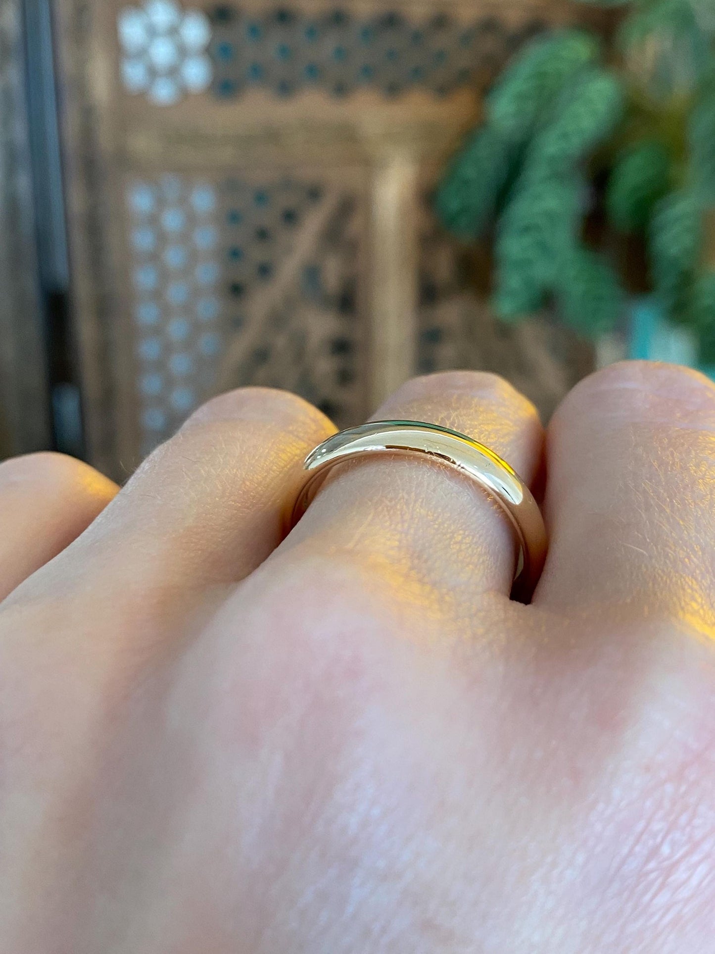 Vintage Solid 18k Yellow Gold Ring Band - Size 8.75