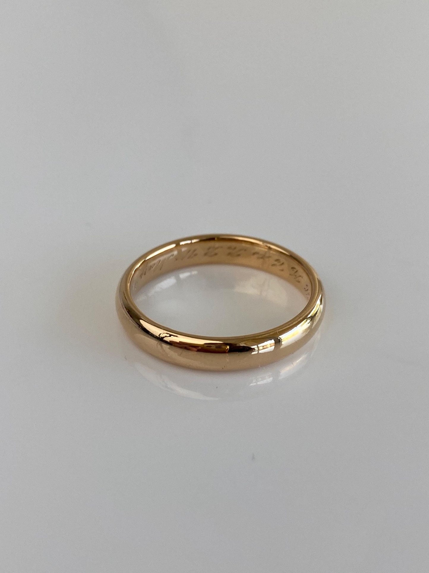 Vintage Solid 18k Yellow Gold Ring Band - Size 8.75