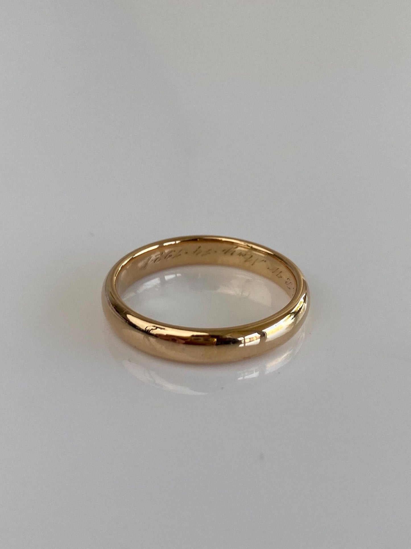 Vintage Solid 18k Yellow Gold Ring Band - Size 8.75