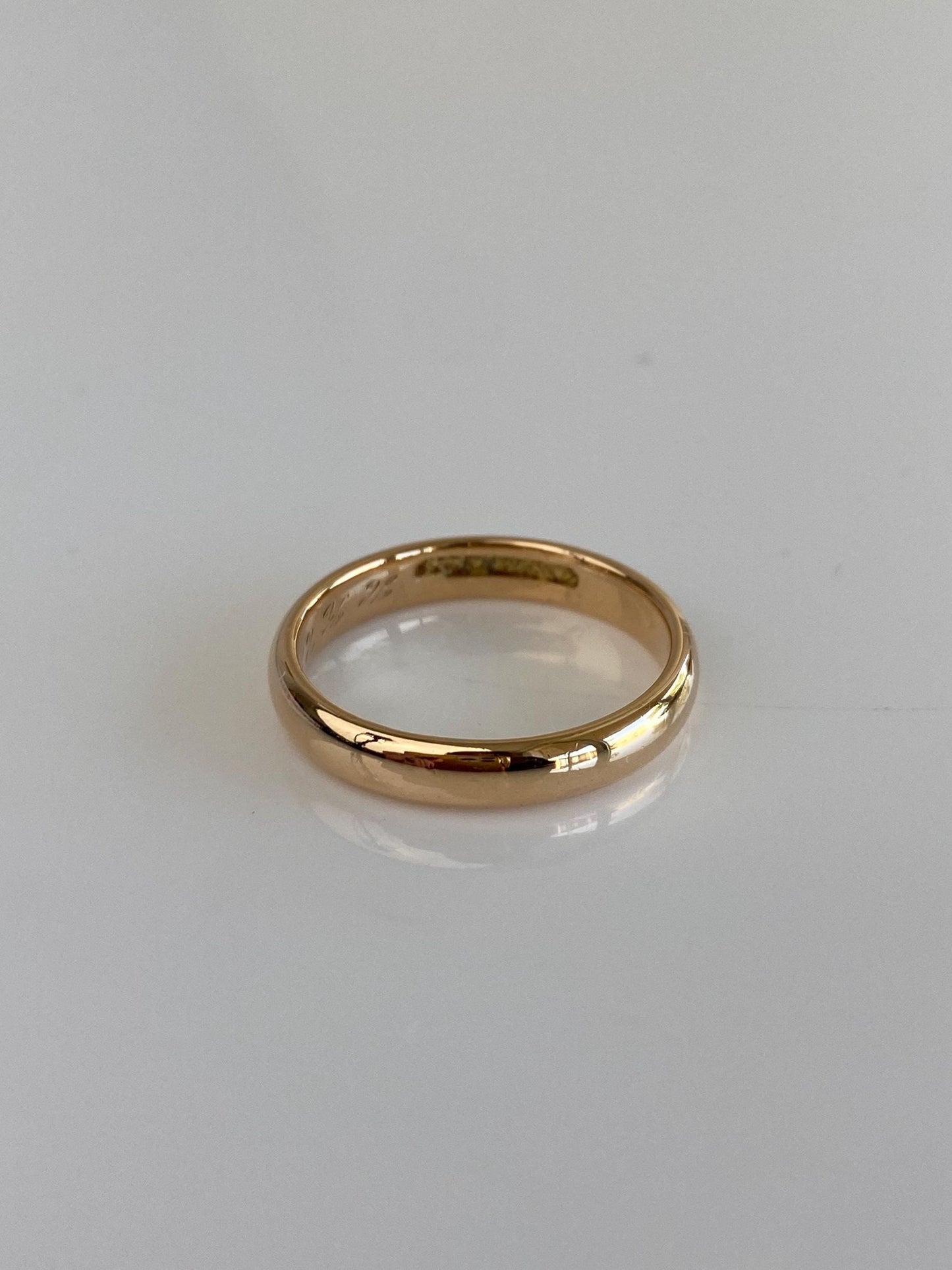 Vintage Solid 18k Yellow Gold Ring Band - Size 8.75