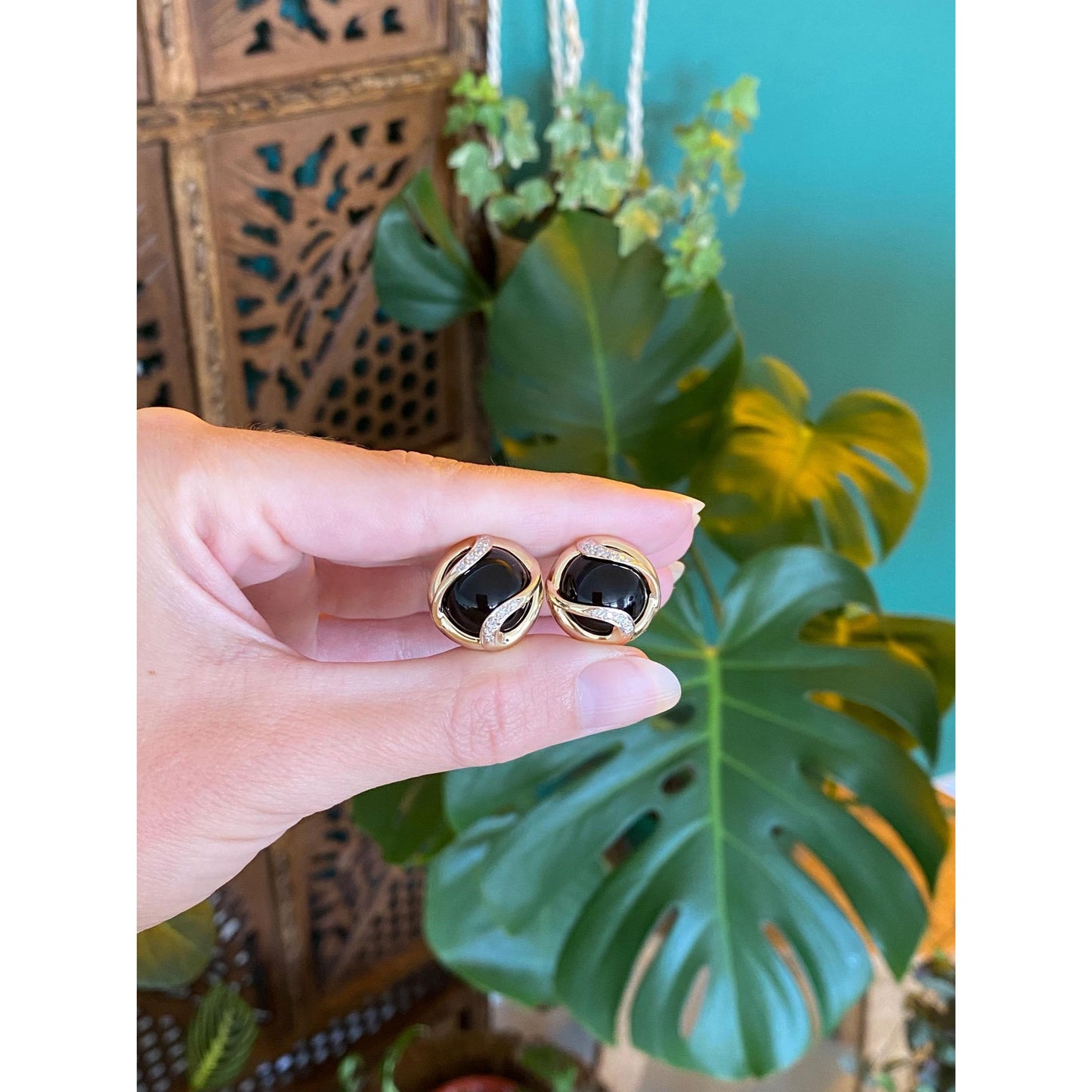 Vintage Solid 14k Yellow Gold Diamond Black Onyx Stud Earrings